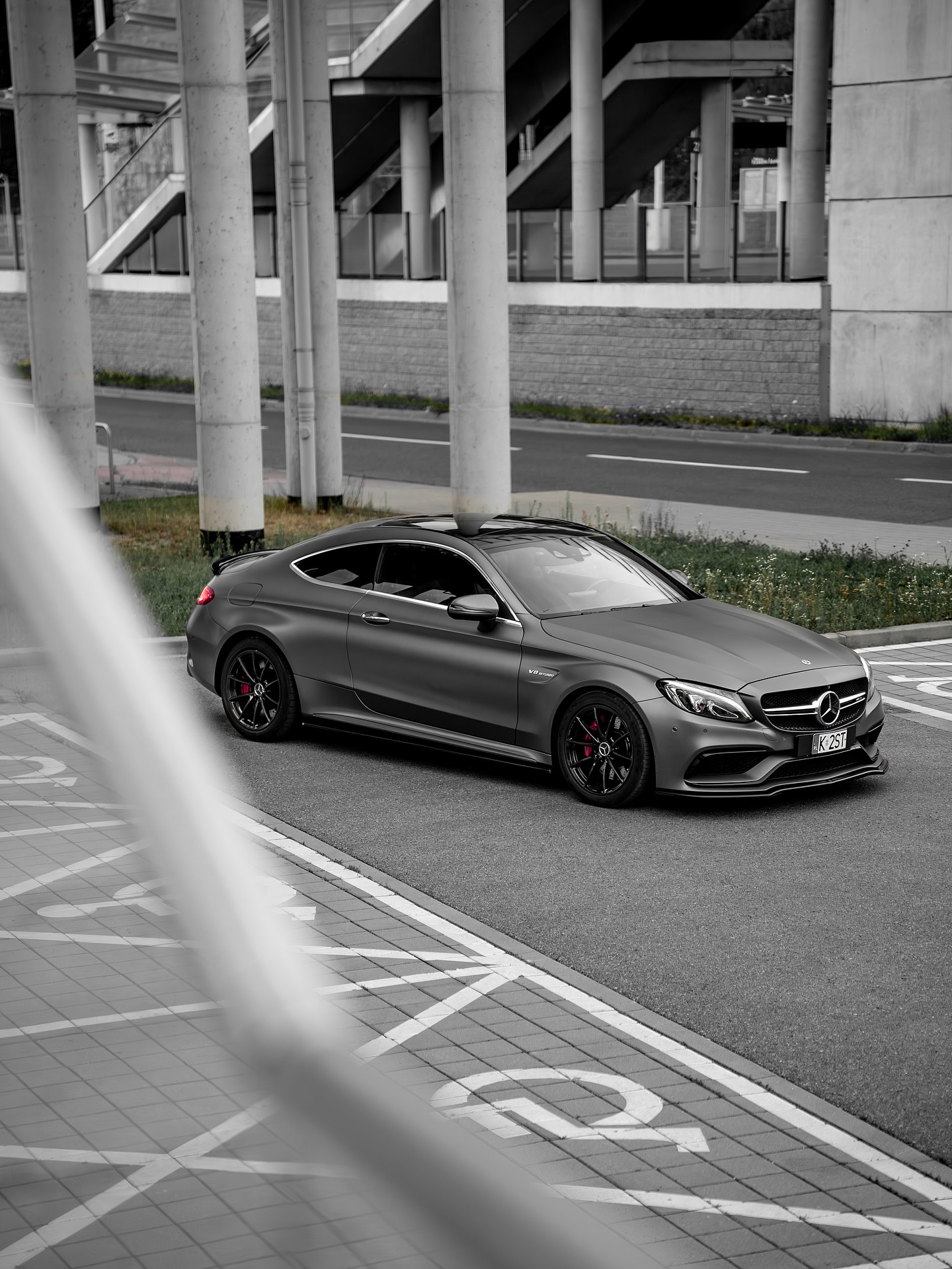 Moc, styl i charakter — Mercedes C63s AMG, który przyciąga wzrok i budzi emocje na każdym kilometrze!
• 530 KM czystej mocy V8
• Przyspieszenie 0–100 km/h w 3,9 sekundy
• Wyjątkowy design, który wyróżnia się w tłumie
Gotowy, by poczuć adrenalinę AMG?
📞 +48 790 300 339
#MercedesC63 #C63AMG #AMGPerformance #MercedesBenz #KrakówCars #LuxuryCarKraków #WypożyczalniaSamochodówKraków #SportoweSamochody #V8Power #SuperCarsKraków #CarSpottingKraków #LuxuryCarRental #AutoPremium #k2luxuryrent