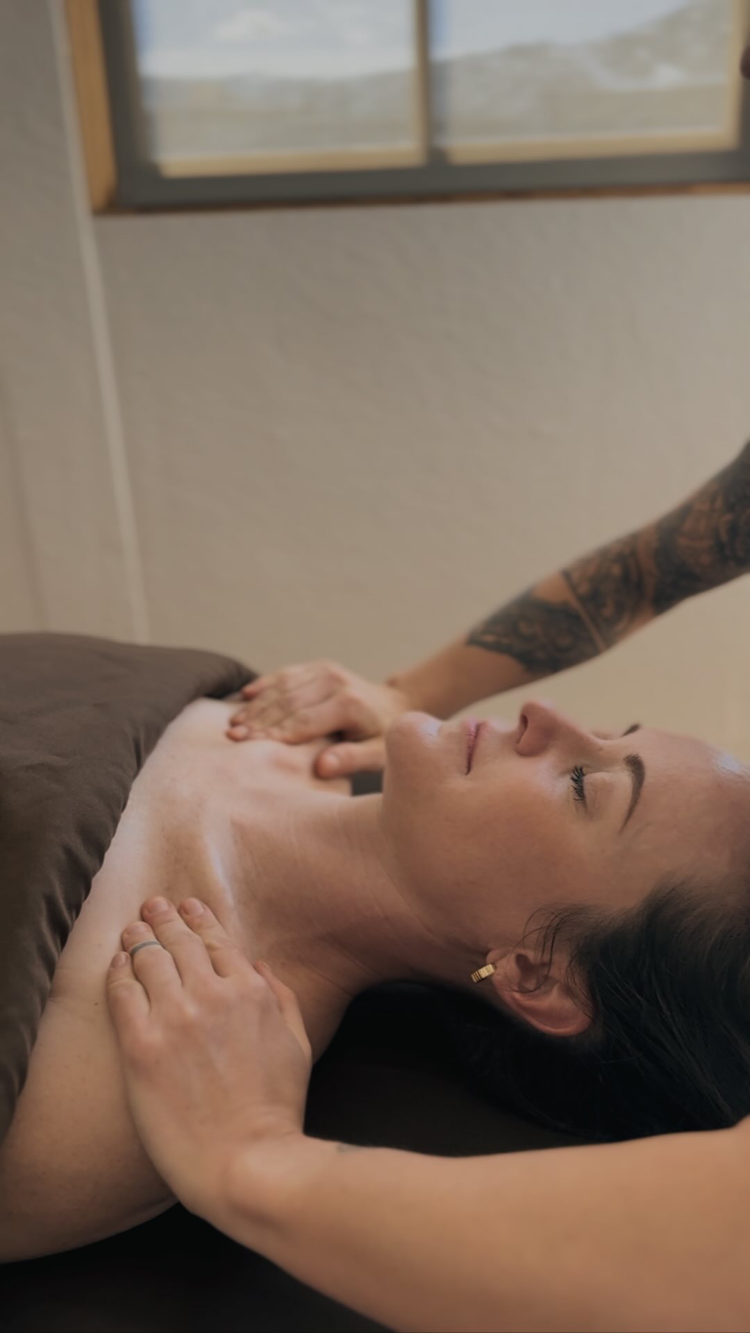 Sip slowly. Breathe deeply. Let it nourish more than just your body.
#IntentionalLiving #HealingRituals #MindfulMoments #SomaticWellness #NervousSystemSupport #TeaAsTherapy #EverydayHealing #SlowLivingCommunity #TherapeuticTouch #HolisticHealth