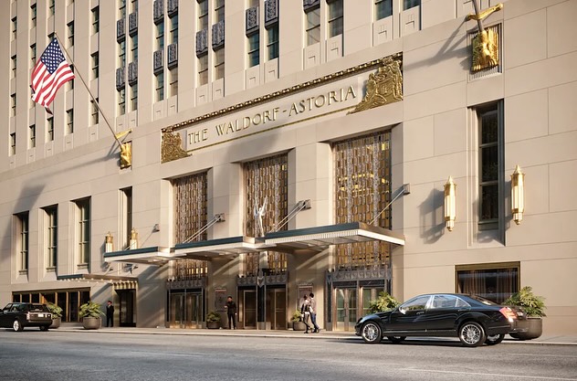 THE WALDORF ASTORIA, NEW YORK 🇺🇸
Step inside a New York icon reborn! The Waldorf Astoria New York is reopening its doors after 8 years and an incredible $2 billion renovation! Blending timeless Art Deco elegance with modern luxury. From the storied lobby clock to breathtaking suites overlooking Park Avenue and world class dining, every detail has been reimagined for a new era of glamour.
If you want a truly special New York stay then this is the one for you! 🤍
#WaldorfAstoriaNYC #LuxuryTravel
#NewYorkCity #TravellnStyle #HotelOpening #ArtDeco #LuxuryHotels #IconicDestinations
