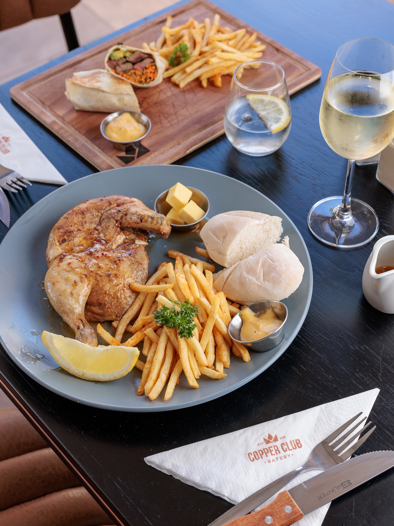 Fresh flavours, sunny vibes, and a brand new Copper Club location. From mouthwatering plates to beautiful interiors, this spot is a feast for all the senses.
#CopperClub #NewLocation #FreshFlavours #SunnyVibes #DeliciousEats #FoodLovers #GoodFoodGoodMood #EatDrinkEnjoy #DiningInStyle #FeastForTheSenses #RestaurantVibes #FoodieFavourites #TastesOfJoy #EatOutSA #GoodEats