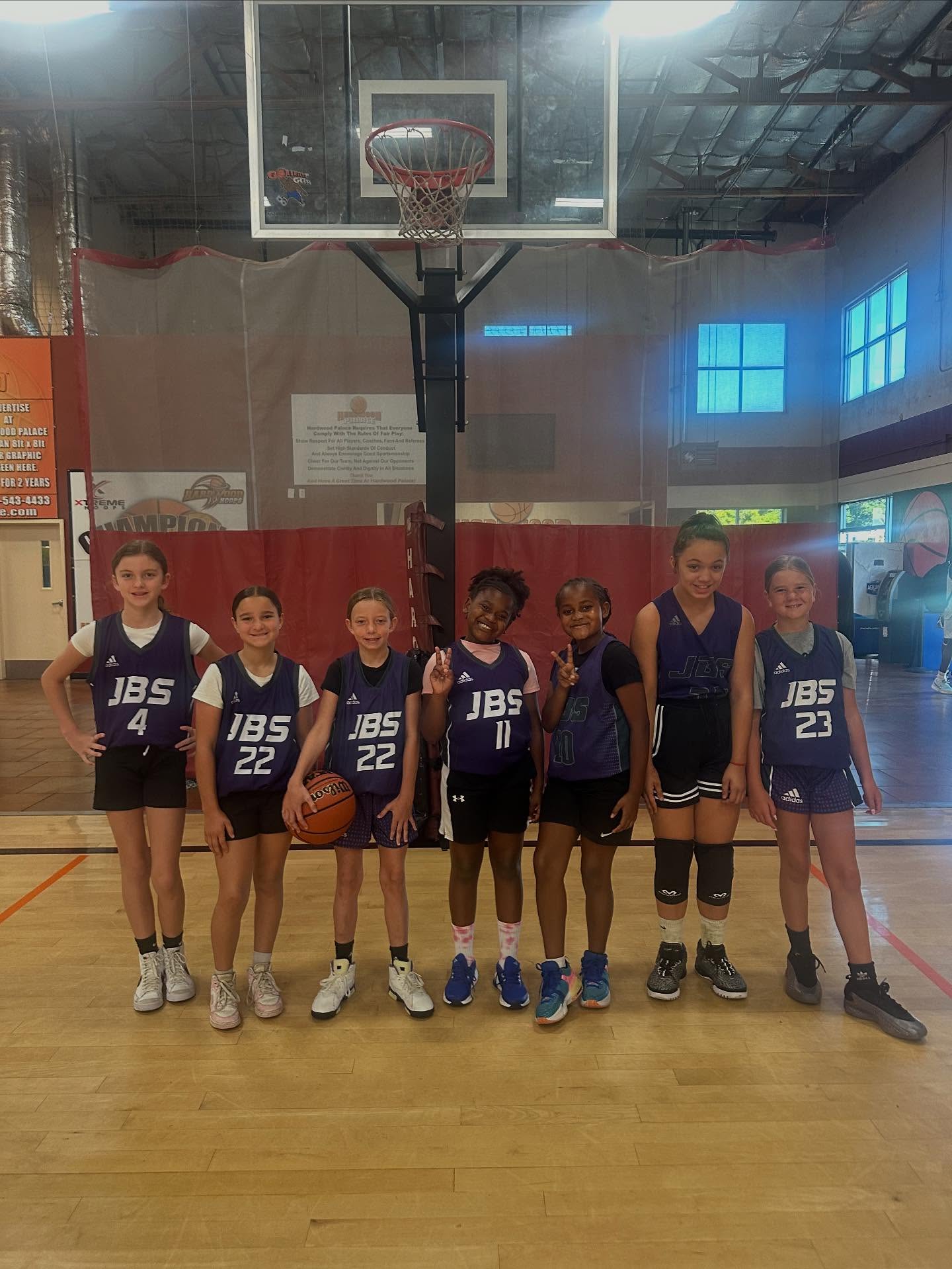 If you have a daughter who is in the 4th or 5th grade and wants to play club basketball, come join us this Tuesday night at Capehart gym in Antelope from 6:15-8pm! 🏀🏀