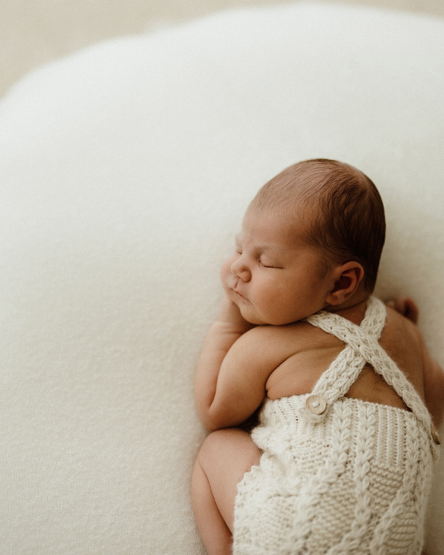 Some favourites from this beautiful session captured in studio last month ✨
Gorgeous romper from @kismetandco that mum brought along with her