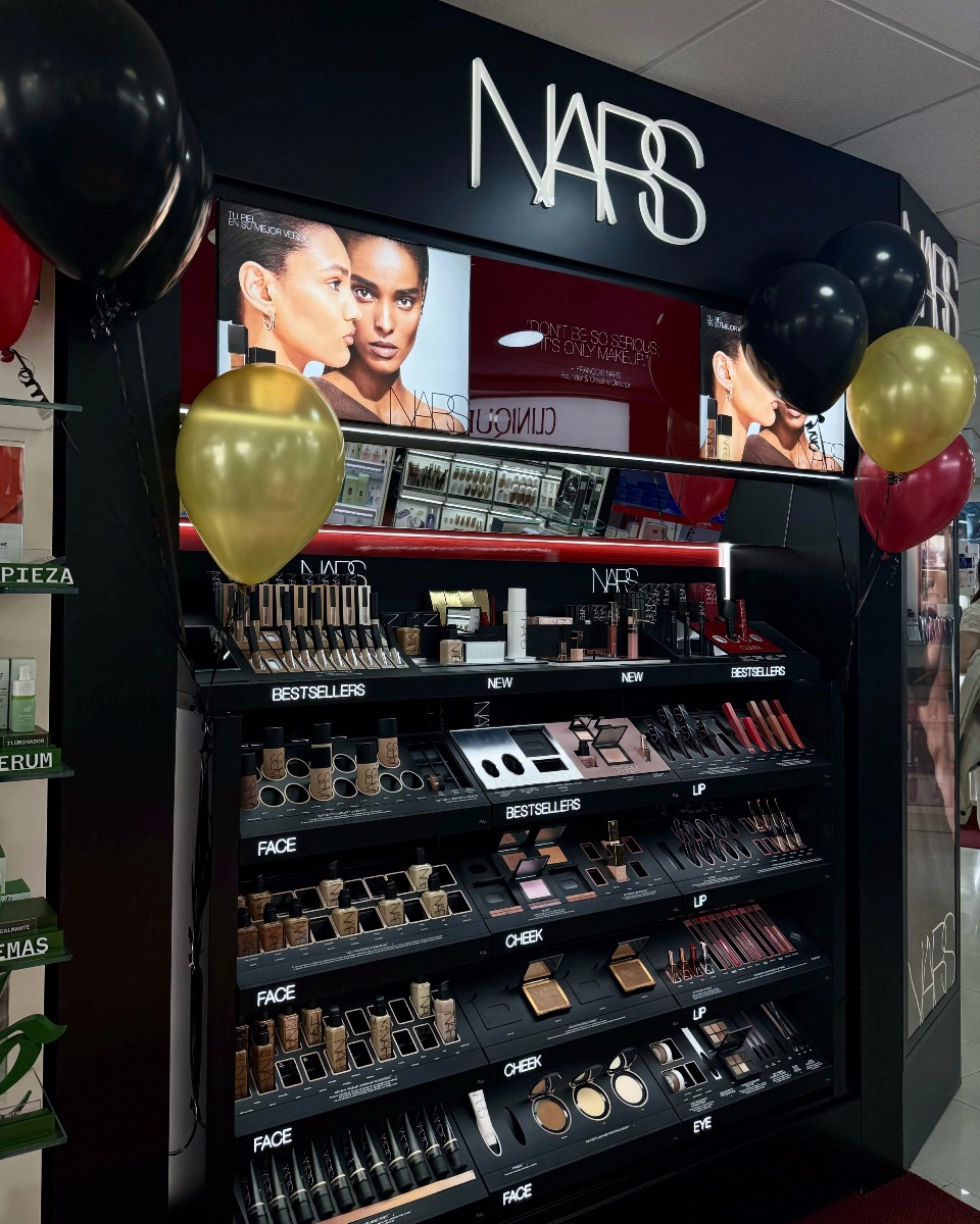 Bridging the gap between brands and Gibraltar.
From product demos to real-time makeovers, in-store events give brands like NARS more than a shelf presence — they create conversations.
🖌️ Hands-on experiences
📸 Visual content for socials
🛍️ Local buzz that drives sales
This is how we boost launches, grow awareness, and connect global brands to the Gibraltar community… face to face.
#SketchMarketing #RetailActivation #GibraltarBeauty #NARSCosmetics #LocalMarketing #BrandEvents #BeautyInGibraltar