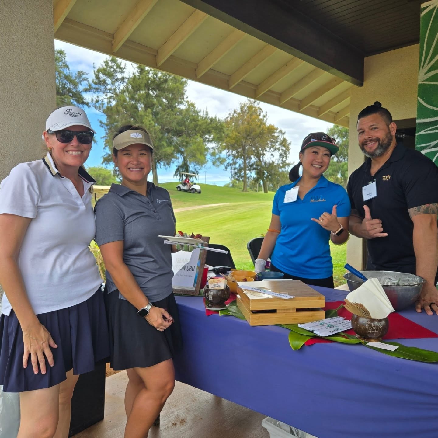 Sponsors Robert Half and Proservice enjoying some ʻono pūpū at one of the comfort stations. Mahalo Tiki’s for providing Island Poisson Cru for our players!
#ewigolftournament #ewihonoluluchapter