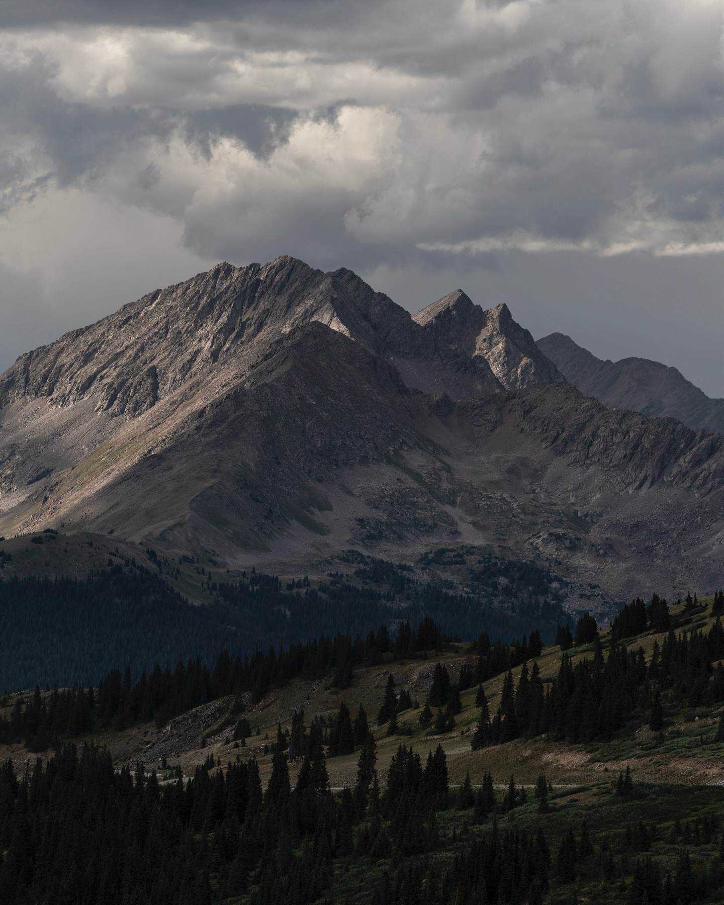The Collegiate Peaks came correct 🤌🏼 Along with the rest of Colorado 🙌🏽 Can’t wait to reveal more from this trip!
#collegiatepeaks #cottonwoodpass #colorado #landscapephotographer #roadtripusa