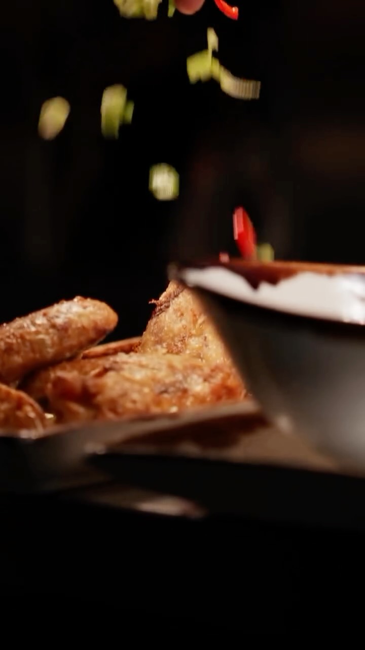 Friday’s calling… and it says live music, 2-for-1 cocktails, plus a free starter or dessert with your main. We’ll answer. Will you? 📞🎵
-
-
-
#knutsford #bbq #manchester #foodie #restaurant #food #viral #video #reel