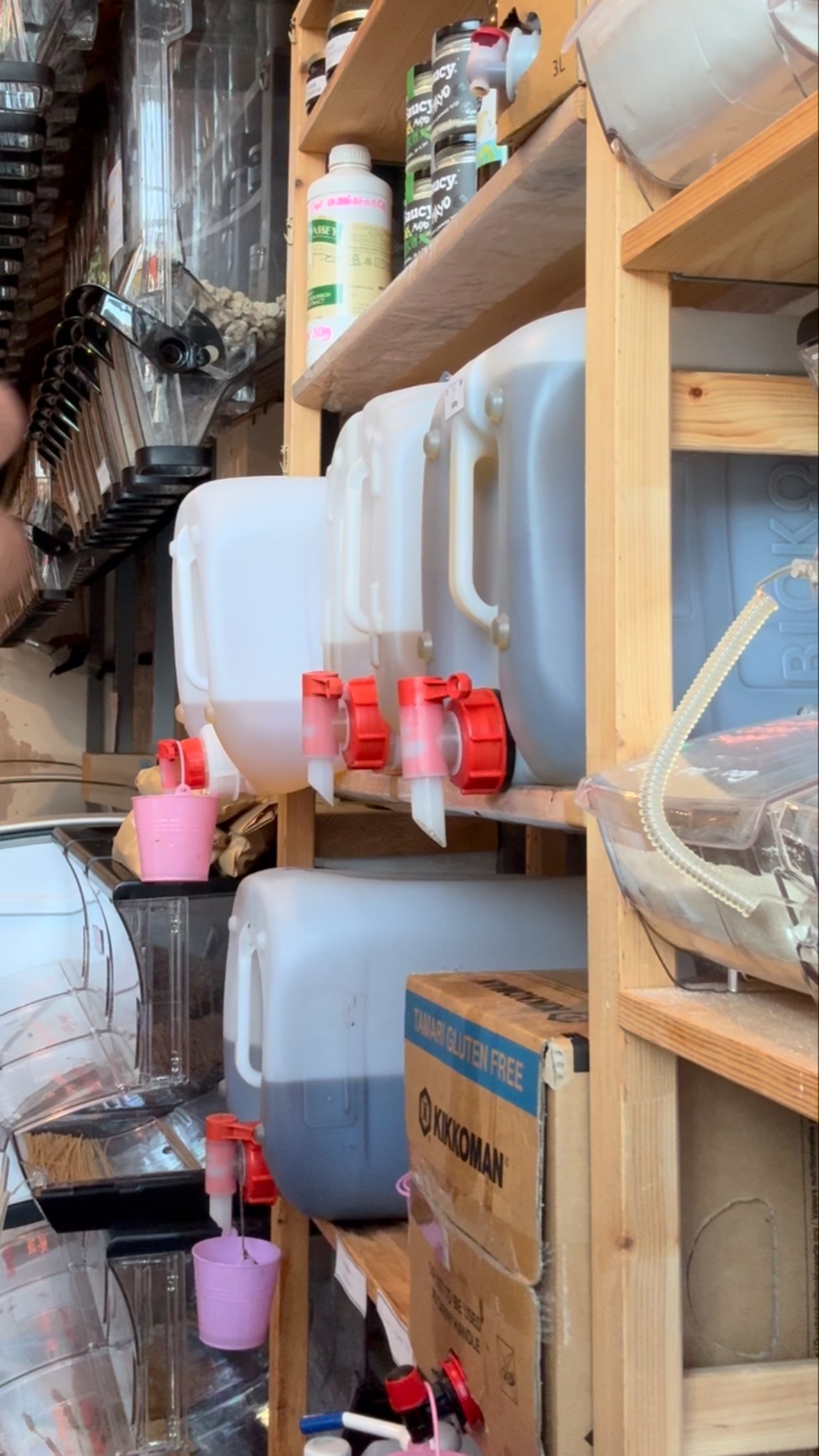 🫒 It’s Back! Aethalis Olive Oil – Fresh, Sustainable & Utterly Delicious 🫒
Good news, our much-loved @aethalis olive oil is back in stock as a refill! 💚
Why we’re obsessed with it:
🌱 Sustainably farmed – Grown and harvested with care, respecting the land and biodiversity.
💰 Better value than the supermarkets – Incredible quality, but at a friendlier price.
🤤 Utterly delicious – Rich, smooth and perfect for drizzling, dipping or cooking.
♻️ Zero waste – We buy it in large drums which are returned for reuse, keeping packaging waste to a minimum.
Bring your clean bottle or jar and top up with the good stuff — your tastebuds (and the planet) will thank you!
📍 Available now, but it won’t hang around for long…
#ZilchZeroWaste #OliveOilRefill #SustainableLiving #ZeroWasteShopping #PlasticFree #RefillShop #EcoFriendlyFood #regenerativefarming #TonbridgeRefills #Kent