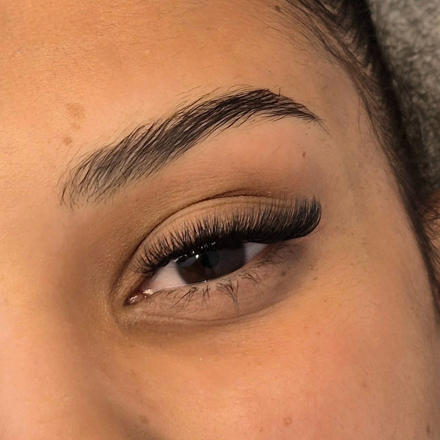 Volume Russe Méga
Une pose sur mesure pour un regard intense 😍
Mapping cateye 🐈⬛
Courbure CC
Taille 7-13-12
.
.
.
#volumerusse #cilsannecy #regardintense #cilsseynod #cateyes #extensionscilsnaturelles #extensionsdecilsannecy #volumerussefaitmain #cilssurmesure #posesurmesure