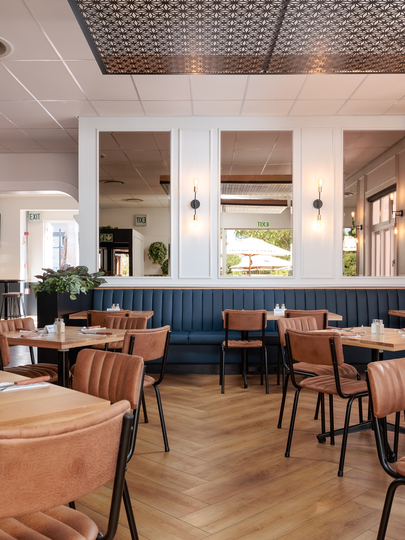 Fresh flavours, sunny vibes, and a brand new Copper Club location. From mouthwatering plates to beautiful interiors, this spot is a feast for all the senses.
#CopperClub #NewLocation #FreshFlavours #SunnyVibes #DeliciousEats #FoodLovers #GoodFoodGoodMood #EatDrinkEnjoy #DiningInStyle #FeastForTheSenses #RestaurantVibes #FoodieFavourites #TastesOfJoy #EatOutSA #GoodEats