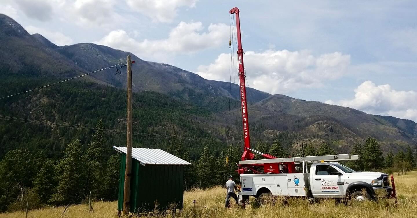 Did you know? We use our pump hoist to trip out well equipment ๐๏ธ ๐ง
Using the right tools means the work goes smoothly, but most importantly: no one gets hurt!
#ThrowbackThursday #SafetyFirst #Kamloops #KamloopsBC #KamloopsBusiness #SupportLocal #ProtectorsOfGroundwater #Groundwater #Aquifer #WellPump #WaterSystem #WaterWell #WaterWellDrilling #SubmersiblePump #FranklinElectric #Grundfos #WaterTreatment #WellRehab #WellTesting #RainWaterCollection #Groundwater #Aquifer