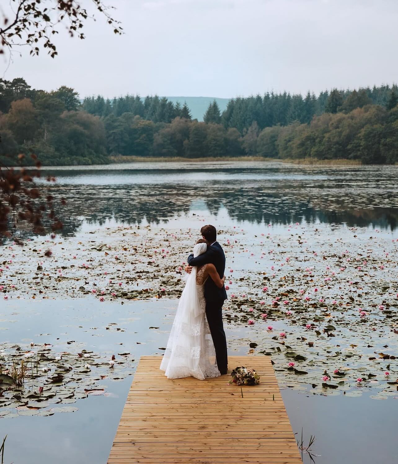A quiet moment, dreaming of forever. A kiss by the water. Confetti in the air.
Alexandra’s wedding day was filled with moments she’ll never forget. With her Brides do Good dress, those moments are helping another girl create her own — free to dream, free to choose.
Photography @redonblondephotography
#sayyestothedress #weddingday #endchildmarriage