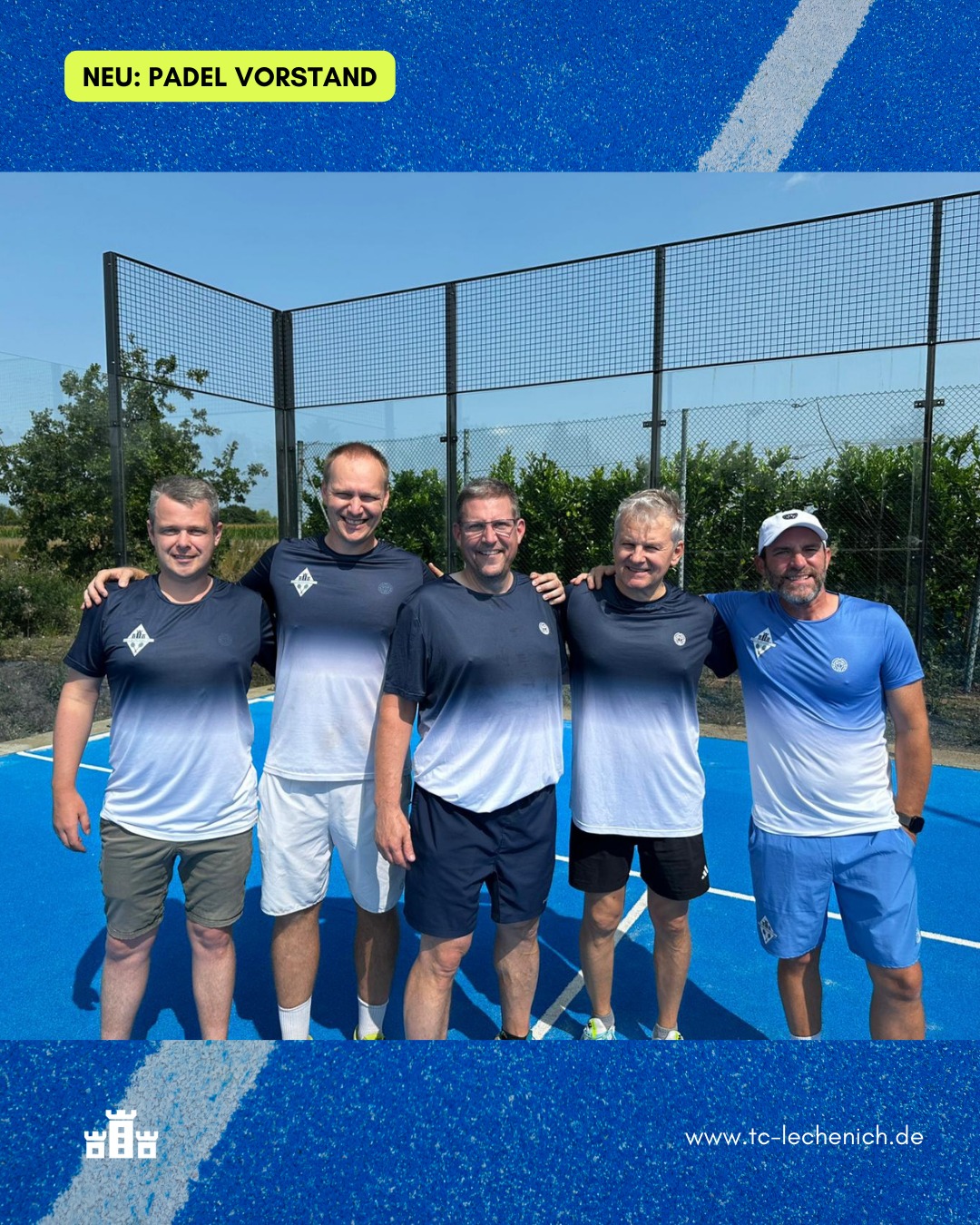 Mit der Eröffnung unseres ersten Padel Courts freuen wir uns euch mitzuteilen, dass wir unseren Vorstand um den neuen Posten „Vorstand Padel“ erweitert haben und hierfür Oliver Klünter als neuen Vorstandskollegen gewinnen konnten!
Wir wollen das Thema Padel nicht nur als Randthema zum Tennis bei uns im Verein betreiben, sondern diesen Bereich über die kommenden Jahre strategisch ausbauen und somit die Attraktivität des Vereins erhöhen. Daher sind wir sehr glücklich mit Oliver eine Person gefunden zu haben, die selbst leidenschaftlich gerne Padel spielt, zudem den Tennissport gut kennt und unsere Vision für die künftige Entwicklung des Vereins teilt.
In diesem Sinne herzlich willkommen im Vorstandsteam des TC BW Lechenich, lieber Oliver!
#pádel #padel #padeladdict #welovepadel #tcl