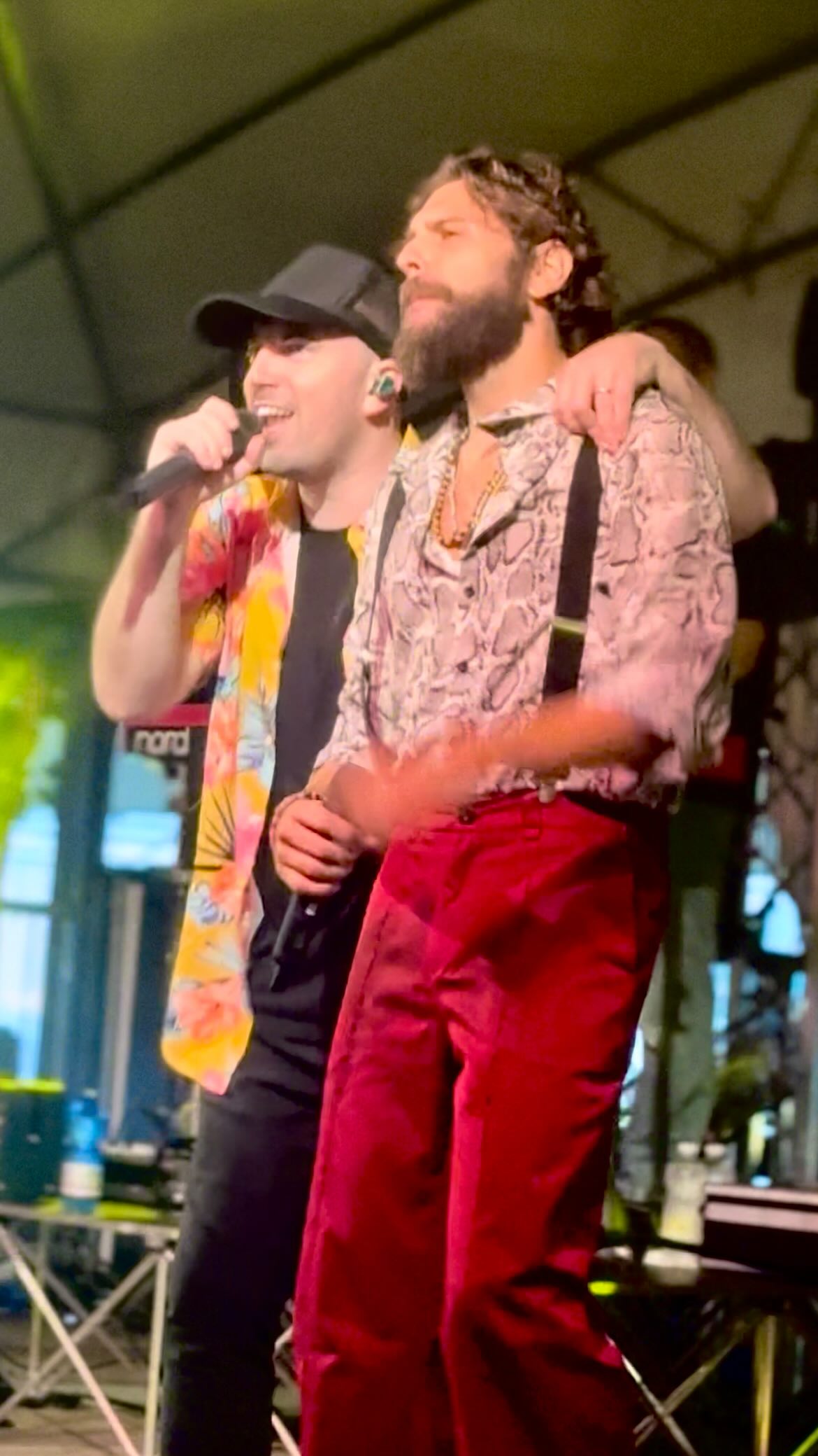 Che featuring🔥
Grazie @rottixcaso per l’invito, è stata una gioia vera!
A volte l’amicizia non si spiega, nasce e basta 💛
@matteoquaglio si parte!! 🚀
@grupposportivo_vo ci vediamo presto 💛
#jovasafari #rottixcaso #tribute #lombelicodelmondo #jovanotti #maxpezzali #tieniiltempo #nonmannoio