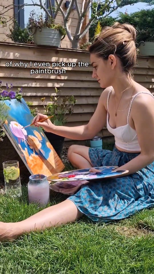 Joy in its purest form. That's what painting means to me. For a long time, I've been afraid to be really seen as an artist, but it's also all I ever want to do in life. So I figured that if I simply focus on the joy it brings me and lean into that vulnerability, then I can make my dream of being a full-time artist a reality 🫶 so follow along while I jump out of my comfort zone ✨️ #theartist #SupportLocalArtists #acrylicpainting #oilpainting #floralart #ArtistLife