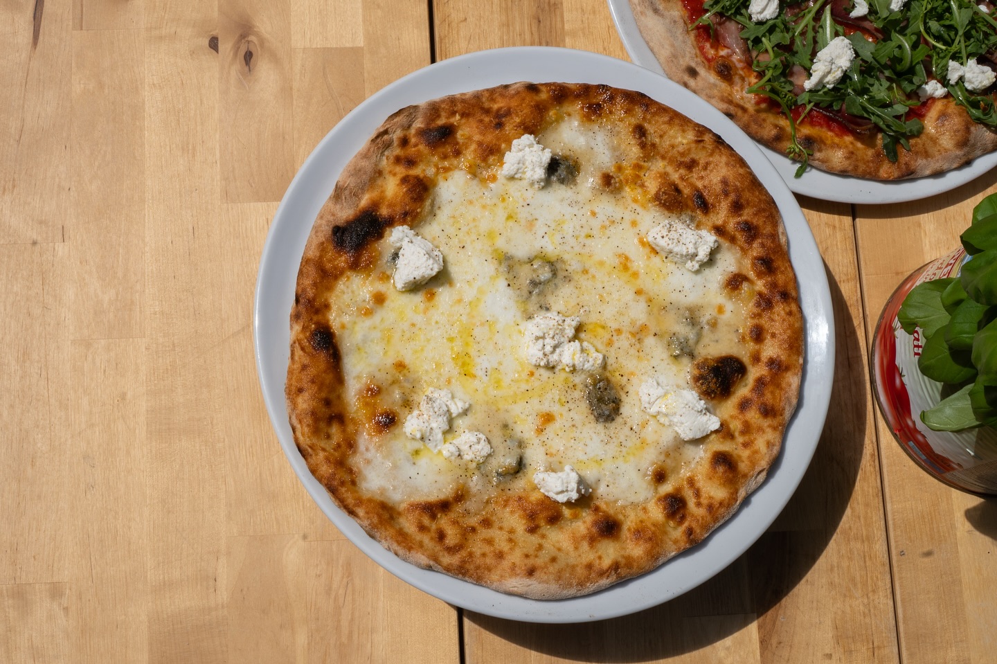 Is it pizza night tonight? 🍕✨ 
Crispy crust, gooey cheese, and all the toppings you love… who’s ready? 😍
#pizza #PizzaNight #Foodie #CheeseLover #PizzaLove #Foodstagram #FoodieLife #FoodPhotography #PizzaTime #InstaFood #amsterdam #italianfood