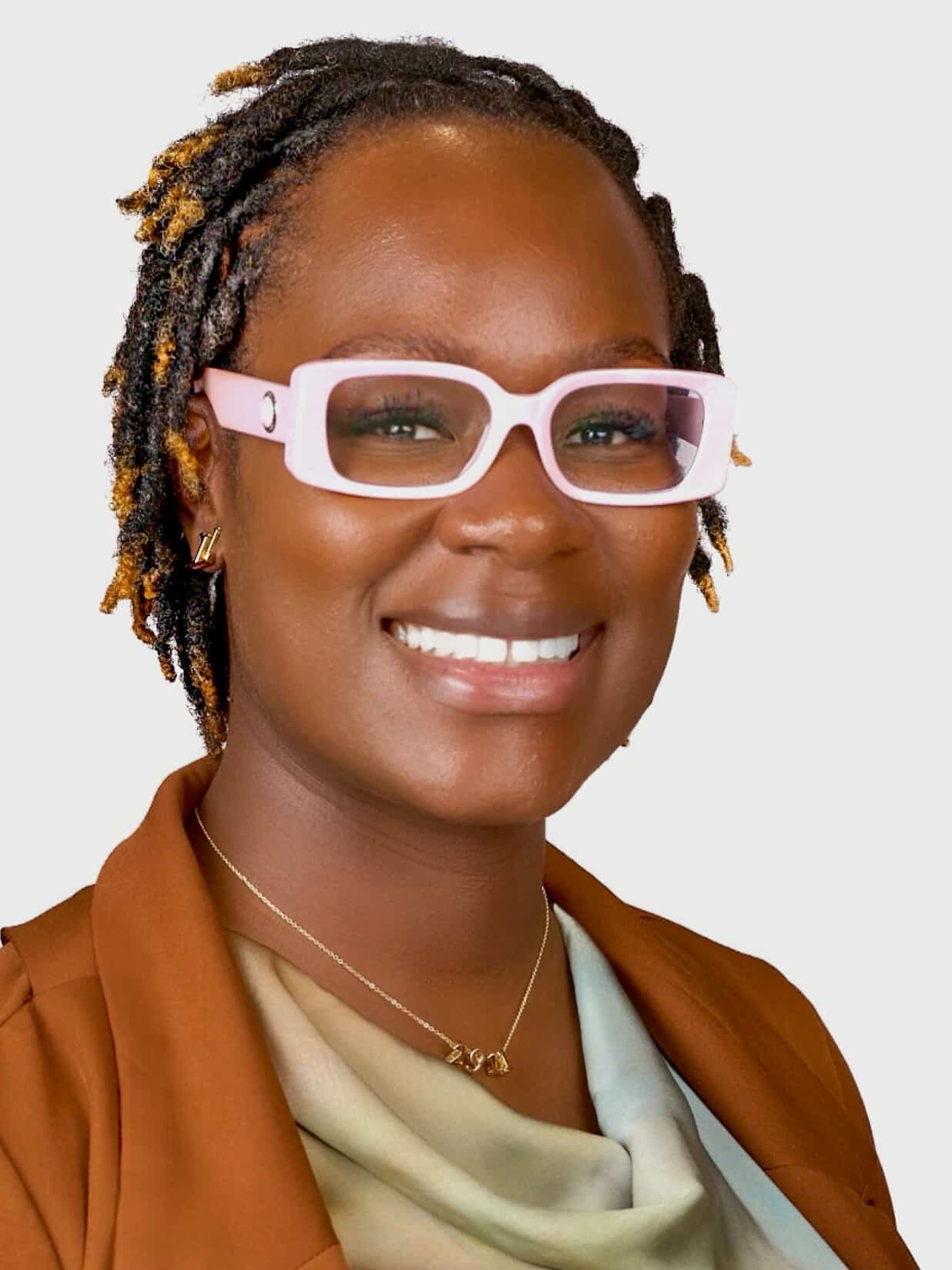 Introducing our newest graduate student representative: @mercedesstyles_
“I’m very excited to join Division 35 as the Student Representative and eager to offer support, build community, and promote meaningful change by amplifying the voices of all women and students. I’m a fourth-year Counseling Psychology doctoral student at Howard University, whose clinical interest centers on exploring intersectional identities, gendered racism, and the well-being of Black women in both therapeutic and community spaces.
I also serve as an advocate for women and graduate students through APA’s Committee on Ethnic Minority Affairs and the Vice President of Howard University’s Mothers of the Mecca.
Outside of my academic work, I’m a proud wife and mother who loves seafood, reading, and spending time with my family.”
Congratulations on your appointment and we’re excited to follow your leadership and expertise during your year!
#apadiv35 #graduatestudents #graduatestudentlife #psychology #americanpsychologicalassociation #intersectionalfeminism #psychologyofwomen