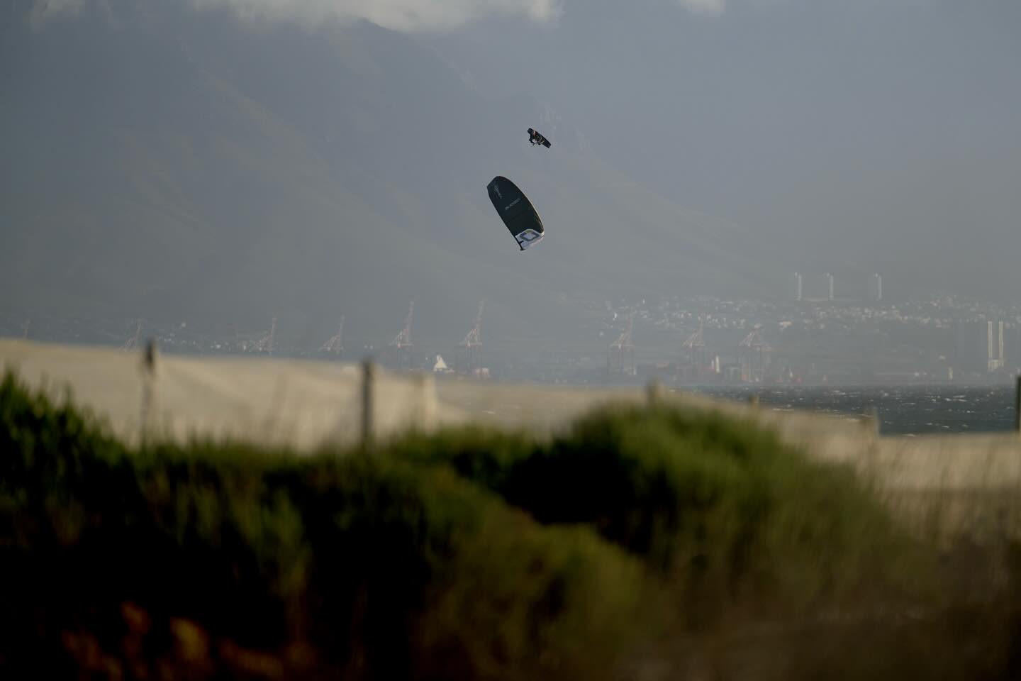 That megaloop feeling… never gets old 🤯🔥
I still remember seeing my first kiteloops back in 2003 and thinking “yep… that’s for me.” From there it was all about cranking them harder, faster, and higher, especially in storm conditions 🌪.
It’s wild to think how loops became the foundation for so many big air moves today. The pull, the rush, the hangtime… it’s totally addictive. Teaching riders and watching them pull their first loop is just as epic, seeing that mix of fear and stoke explode into a smile you can’t wipe off 😁
It takes courage, step by step, to finally pull that trigger. Mindset is everything. Nail it in your head, then send it on the water. Break through the fear, visualise the move, own it. Ride hard, fly high, for life.
Grateful for a passion and community that has kept me buzzing for over 20 years and fired up for what’s next. LFGOOOOO 🚀💨
📸 @craigkolesky
Gear by @kitemana_com @ozonekites @slingshotkite
#Megaloop #len10 #extreme #inspiring #lifestyle #kitesurfing #kiteboarding #ridehard #flyhigh #kitemana