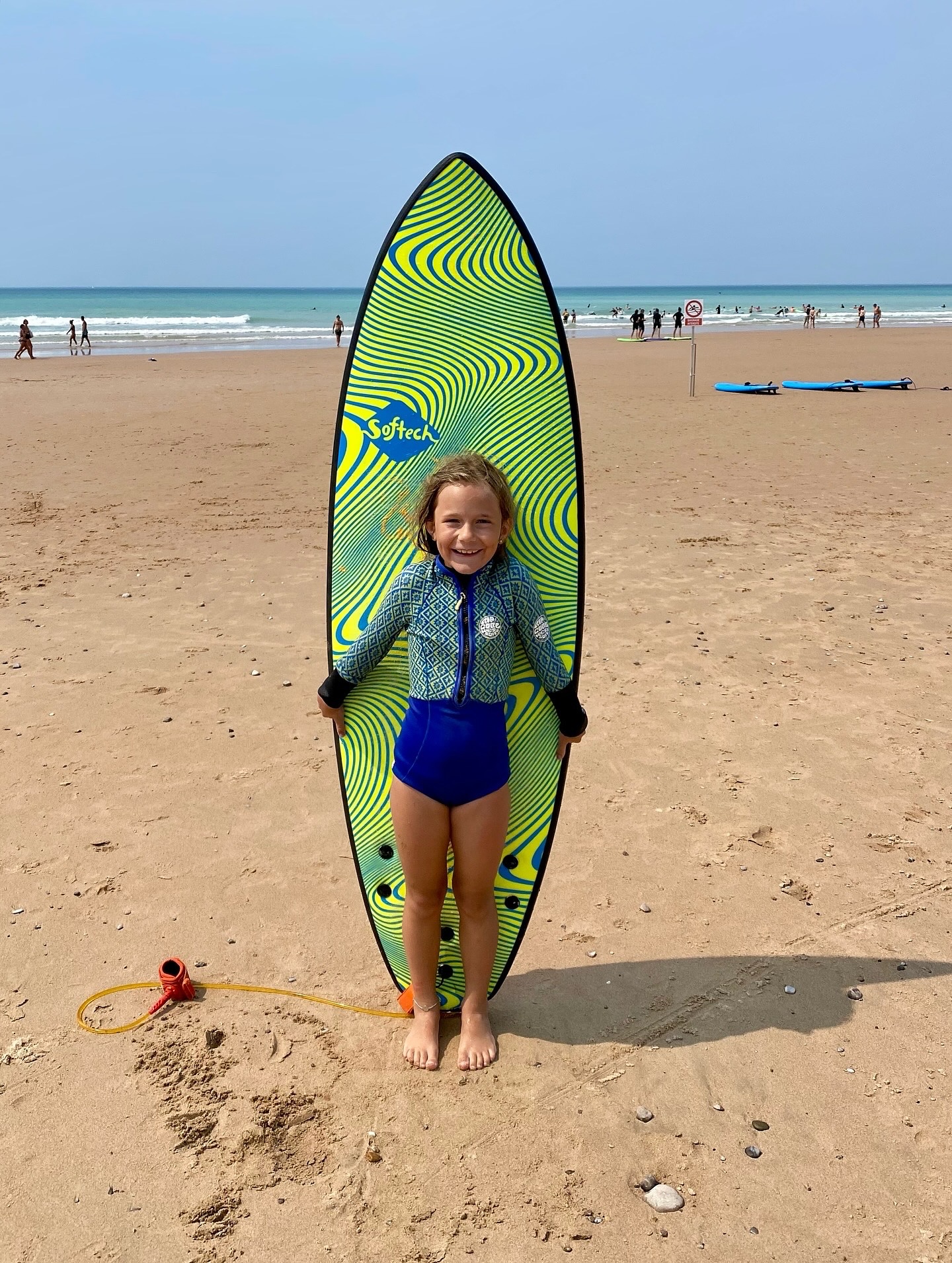Happy kids 🤙✨🌸
#surfinggirl #minikids #surf #happy #xirimirisurf #fun #myfirstwave