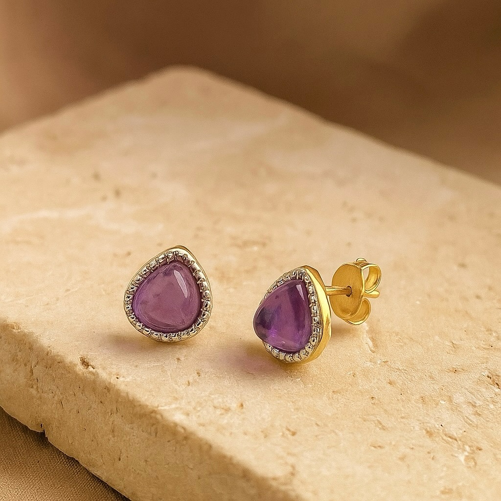 ✨ Suas pedras favoritas de ontem, prontas para brilhar com você ✨
Ontem nos Stories, falamos sobre as energias da Ametista, Quartzo Verde e Hematita — e mostramos essas lindezas nos brincos da Turmalina. 💎
Hoje, elas estão aqui novamente para você escolher qual vai levar pra casa e ter por perto todos os dias:
💜 Ametista — transformação & sabedoria
💚 Quartzo Verde — saúde & renovação
🖤 Hematita — força & proteção
Qual é a sua? 💬
Comente e peça pelo direct.
#TurmalinaAcessorios #PedrasNaturais #Ametista #QuartzoVerde #Hematita #Semijoias