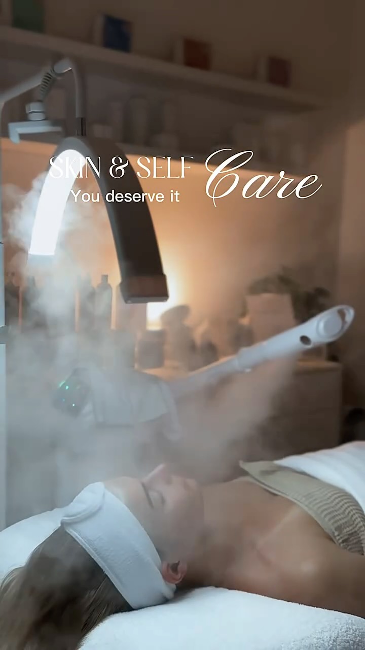 A little behind-the-scenes of what skin & self care look like at Ricozy Beauty. The facial treatment is all about relaxation, glow, and giving your skin the love it deserves. 🫧
☑︎ To book your appointment please click our "BOOK NOW" button on our profile. If you have any questions, contact at info@ricozybeauty.com.
☑︎ 300 E Colorado Blvd, Unit 241, Studio 409, Pasadena CA 91101 (Located inside Salon Republic Pasadena at The Paseo)
#facial #holisticfacial #skincare #selfcare #guasha #guashafacial #facesculpting #hydrafacial #glassskin #oxygenfacial #lymphaticdrainage #scalpmassage #esthetician #pasadena #RicozyBeauty #japanese #treatyourself #フェイシャル #パサデナ #ロサンゼルス #カリフォルニア #アメリカ