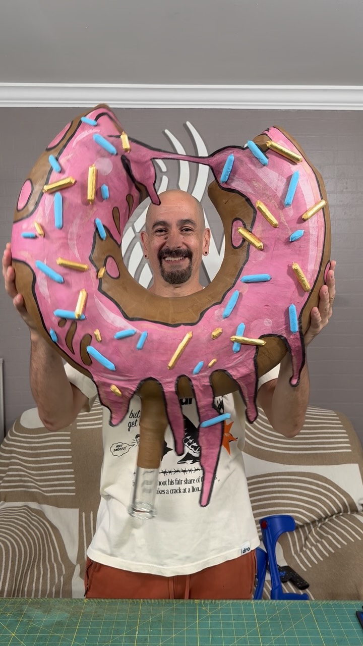Wait until you see the whole display! Itâs the biggest donut Iâve made.