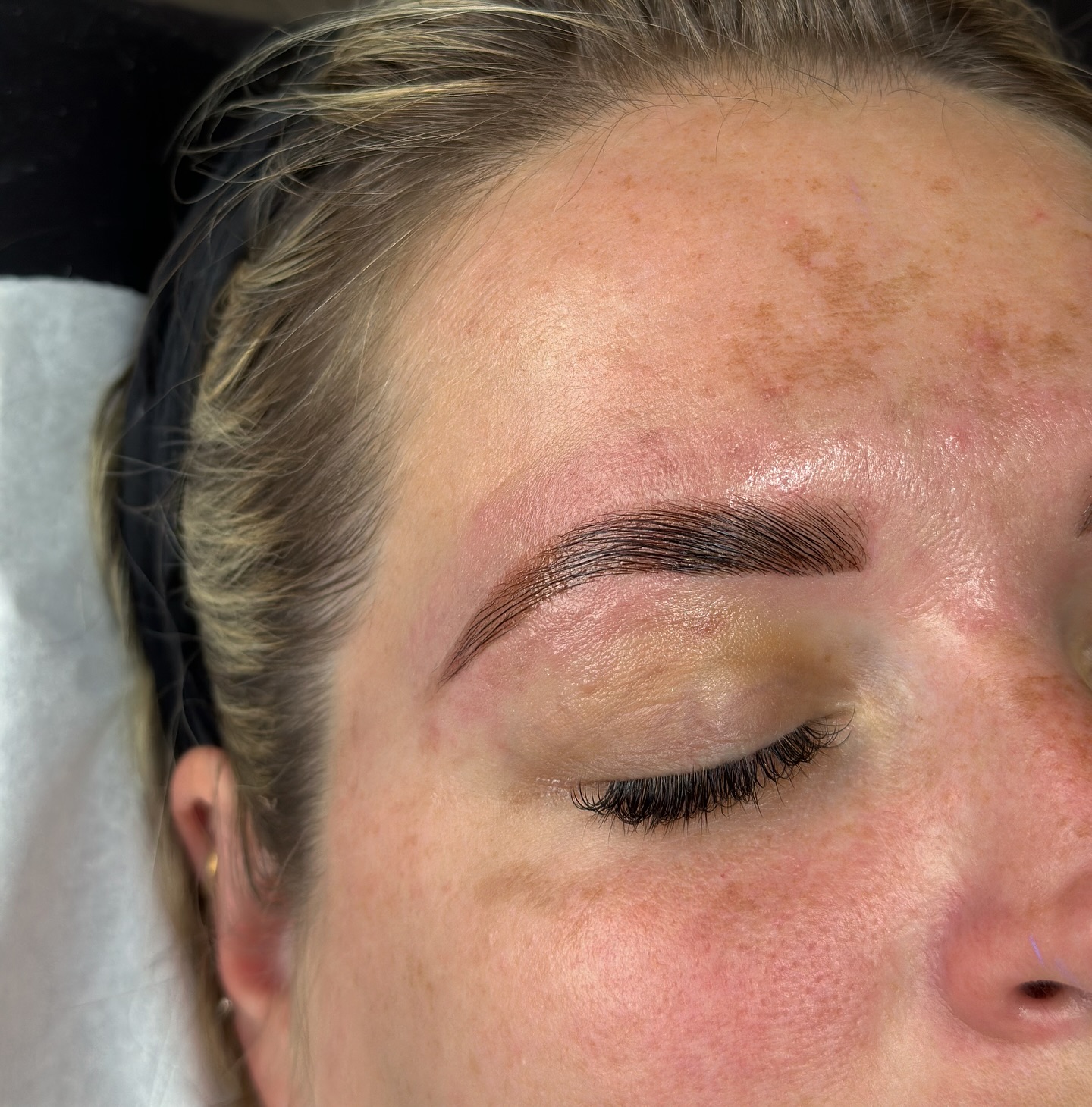 Lash Glo Laminations for life 🤞🏼
Paired with a lamination friendly hybrid stain.
When I say no other brand compares for me, I mean it. The quality, consistency and overall ethos of this brand tops it for me. Plus the results are always 10/10. If you haven’t tried @lashglo products, what are you waiting for? Use my code “Liv10” to save some 💰
Brands used:
@lashglouk
@londonbrow_pro
@thebrowgeek
@infinityhybridtint
@carvd.au
@officialnavyprofessional
@buffbrowz
@labfactorpro
@noemiprofessional.uk
@browspaofficial
@italwaxuk
@_chateaudebelle
@saintandserenity
#eyebrowlamination #browlami #af #ad #browlaminationnorthampton #eyebrowspecialist #browspecialistnorthampton #fluffybrows #shapetintandwax #browsnorthampton #naturalbeautynorthampton #cleanbeauty #vegannorthampton #beforeandafter #browtransformation #hybridbrows #hybridlamination