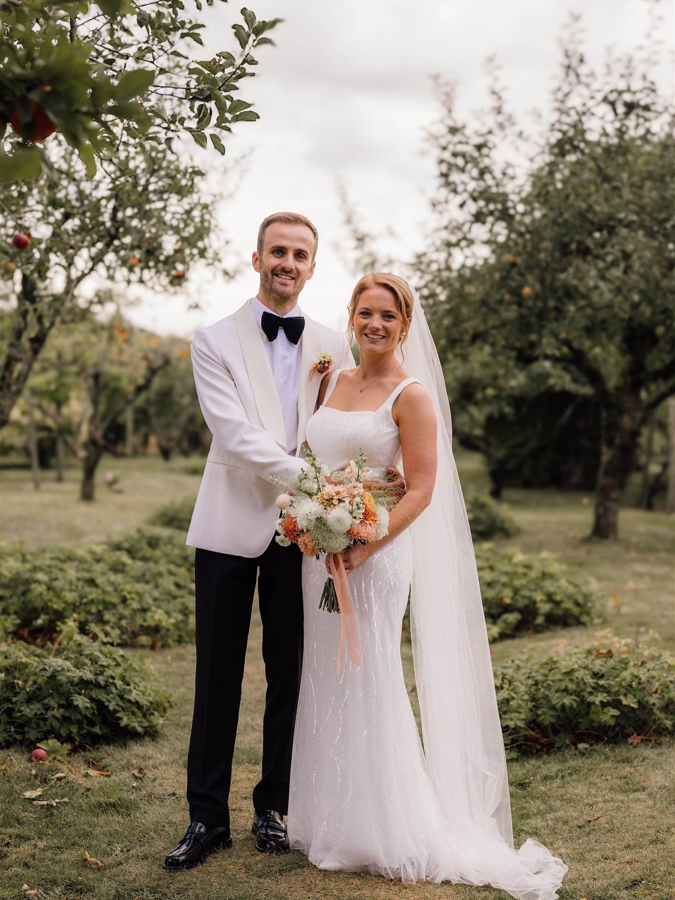 Stanlake Park offers the rare mix of vineyard romance and country estate vibes. Beyond the sweeping rows of vines, you’ll find manicured gardens, historic architecture, and spaces designed for sophisticated celebrations.
Imagine champagne served in sunlit courtyards with sweeping wisteria, golden-hour portraits among the vines, and a reception that feels as timeless as it is luxurious — the perfect setting for couples seeking high-end style in the heart of the English countryside.
//
#VineyardWedding #LuxuryWedding #LuxuryWeddings #ElegantWeddings #LuxuryEvents #WineryWedding #DestinationWedding #WeddingInspiration #BrideAndGroom #LuxuryWed