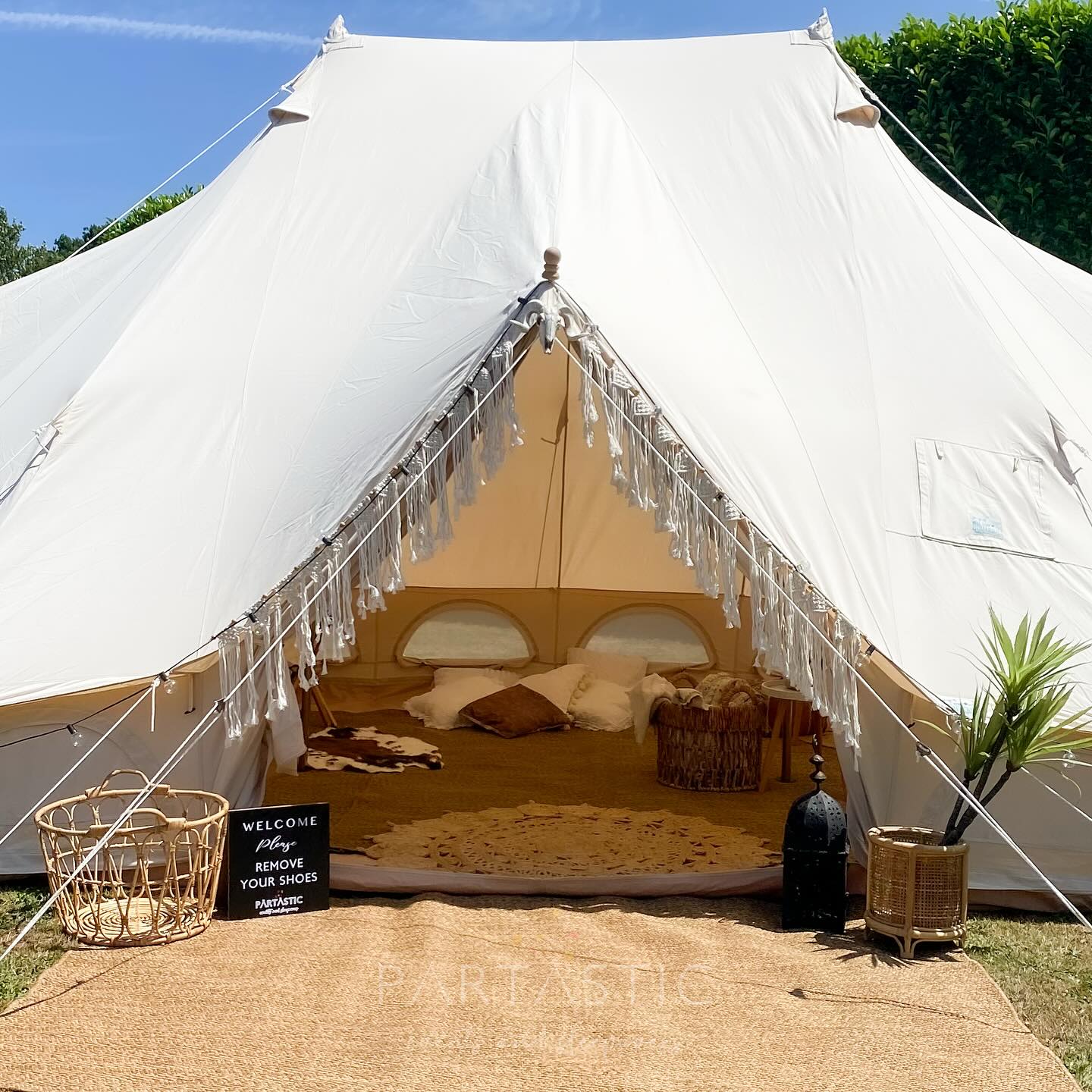 This lounge Emperor tent was set for Sean and Daniel's wedding celebration. Although set in one of the hottest days of the summer, the guests enjoyed a shady space to chill, and all the event looked amazing.
All our best wishes for the future xxx
.
.
.
#glamping #outdoorsleepover #belltent #canvastent #emperortent #tuaregtent #belltentsurrey #glampingpartyideas #belltenthire #belltentstyiling #belltentsleepover #belltentparty #belltents #loungetent #boho #bohoparty #bohosleepover #bohemiannights #bohoevent #bohoglampover #bohoglam #bohodecor #bohostyle #bohochic #bohovibes #boholove #boholiving #bohosleepoverparty #bohosleepovers