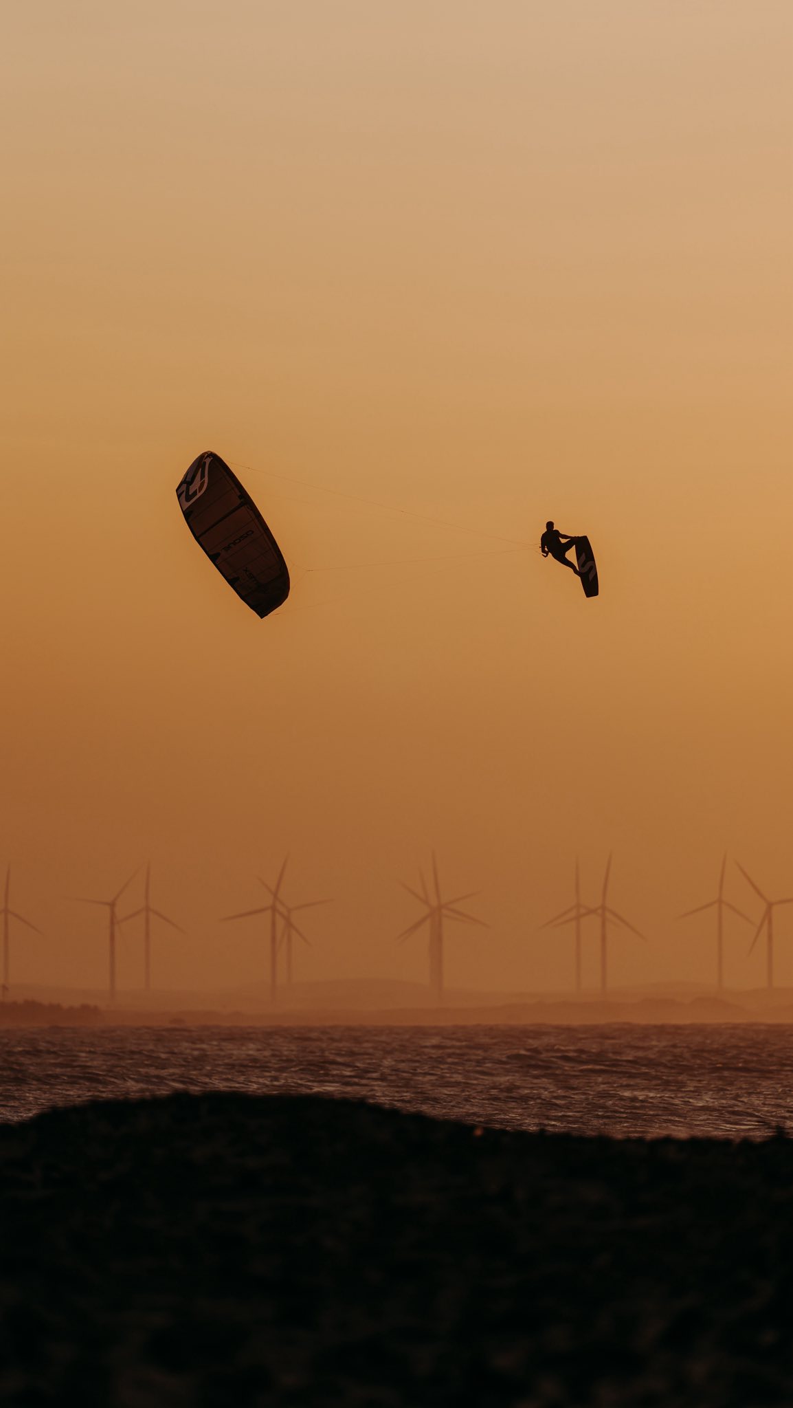 🚨 Almost sold out!
We’re down to the last two rooms for the LEN10 Experience in Tatajuba from 20 to 26 October 2025.
Perfect if you’re coming as a couple, want a private room, or don’t mind sharing a bed with your kite buddy. All good vibes.
If you’ve been thinking about it… this is the moment to lock it in.
👇 Drop BRAZIL in the comments and I’ll send you the details and booking link.
Let’s gooo 🇧🇷🌴🔥