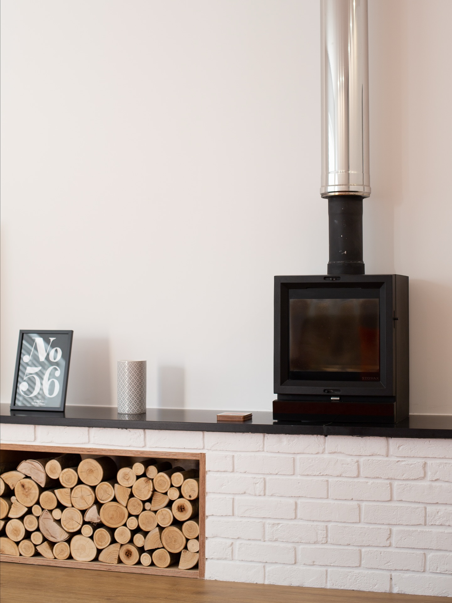 Framed in brick, natural stone, and ply edging, this bespoke firewood nook adds layered texture and a subtle connection to the outdoors, a small detail that transforms the whole room.
#BespokeDesign #InteriorDetails #CraftedSpaces #FireplaceDesign #InteriorInspo #WeberCreativeInteriors