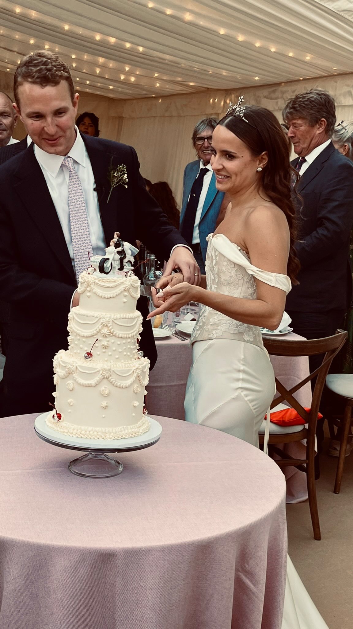 SAM & MIMA
What a day, over 200 guests having fun in the Sussex sun.
So lovely to be invited back having catered a family wedding last year. It was so nice to see all the family again and see them all having such a wonderful time.
Brilliant day.
Thanks for having us and huge congratulations to you beautiful people xxx
#marthahollis #hampshire #sussex #catering #food #caterer #wedding #love #weddingday #ido