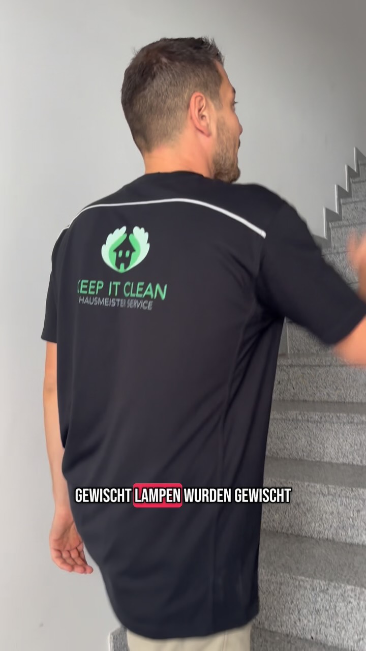 Neues Objekt, Grundreinigung – und das Ergebnis kann sich sehen lassen!
Vorher-Nachher im Video #keepitclean #hausmeisterservice #immobilien #reinigung #cleantok #Adoteumhabitinho