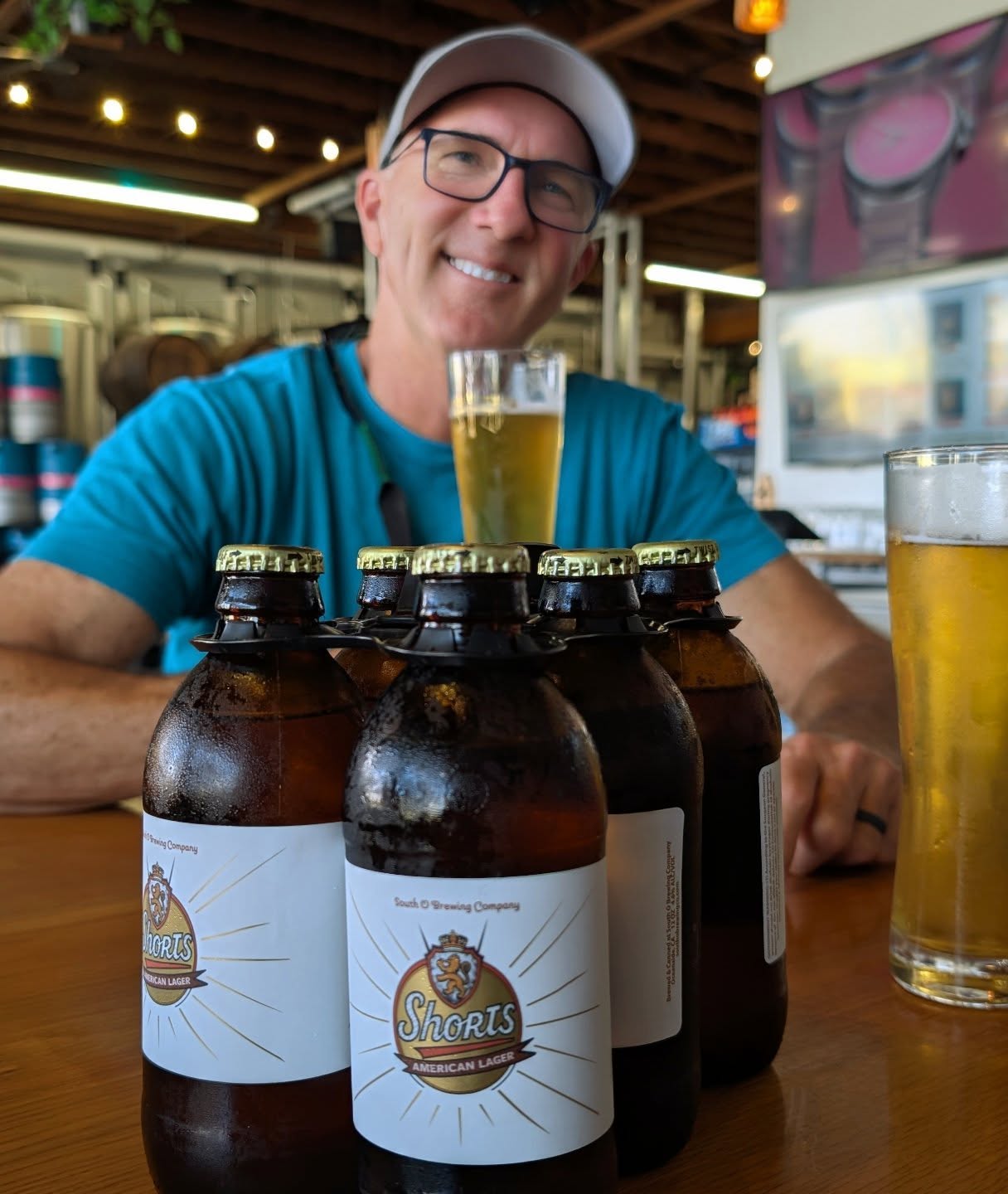 Holy Macro! This week we talk Macro beer, but we drink American Light Lager craft macro clones from South O, Booze Bros and Paperback.
Toast, Roast and Pour along with meeting old and new friends at the SD Brewers Guild's Beer Con.
Picture: Doc enjoying South O Shorts.
#beer #craftbeer #lightbeer #sdbrewers #sdbeer #beerme
#beerstagram🍻 #macrobeer
# beeroftheday #breweryvisit #podcast