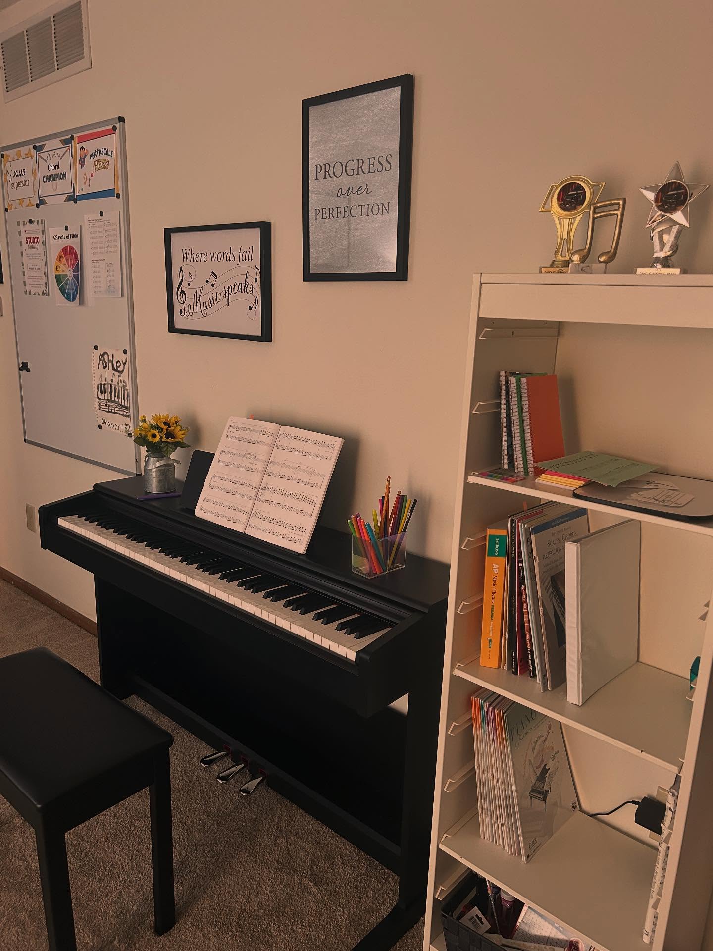 ✨ Progress over perfection. ✨
This is something I reinforce in every lesson—it’s not about flawless playing, it’s about moving forward. Perfection feels impossible, but progress? That only takes starting once. Imagine where daily practice could take you! 🎶
Here’s a peek at my NEW piano studio setup! 🎹💛
For now, it’s my trusty digital piano, but I’m so excited to welcome a real piano on August 27th. Can’t wait to share the journey with you!
#pianostudio #progressoverperfection #musicjourney #pianolessons #practicemakesprogress #sunriseprelude