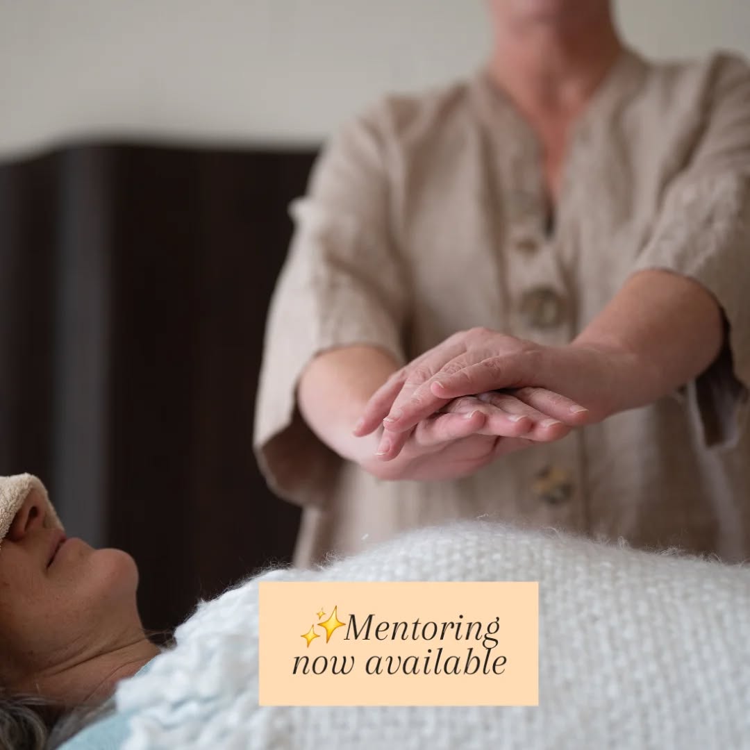 I'm now offering mentoring to anyone who has done a reiki course and would like ongoing support. Do you have unanswered questions, need a refresher, want to move to the next level of your reiki journey or just want guidance for your personal reiki practice? I'm here to support you. We can sit together in a 45 minute session guided by your needs. πππΌ
Booking link in bio.