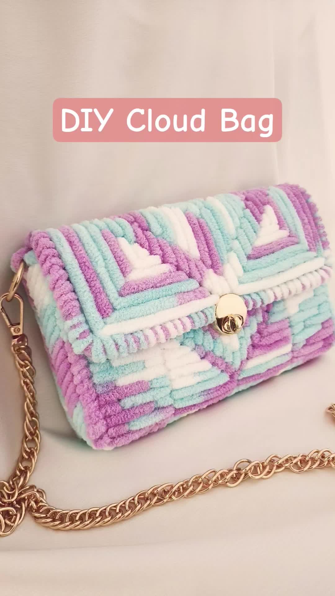 This DIY Bag Is Soda-lightful! 😘🥤Looking for a fun project? Dive into this vibrant bag DIY! Perfect for adding a splash of colour to your spring style. Ready to craft your own? 👜🎨It's super easy and oh so cozy :)