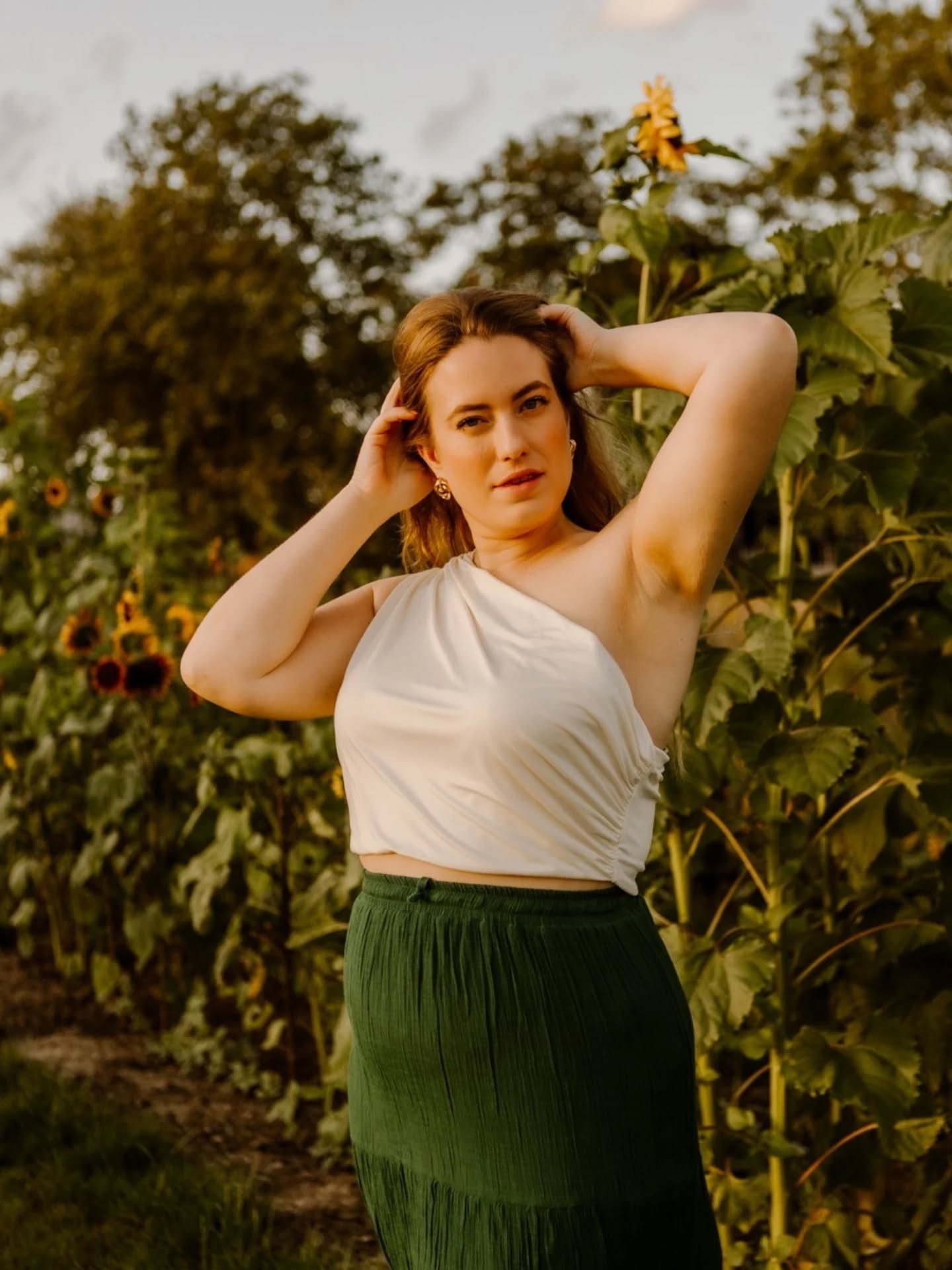 Prachtige @victoriaferket van @bamcurvymodels in de pluktuin van @cadsandfruit. Was zo'n mooie shoot🌸
#fotograafzeeland #irenevandewegefotografie #selfloveshoot #selflove #models #womanempowerment