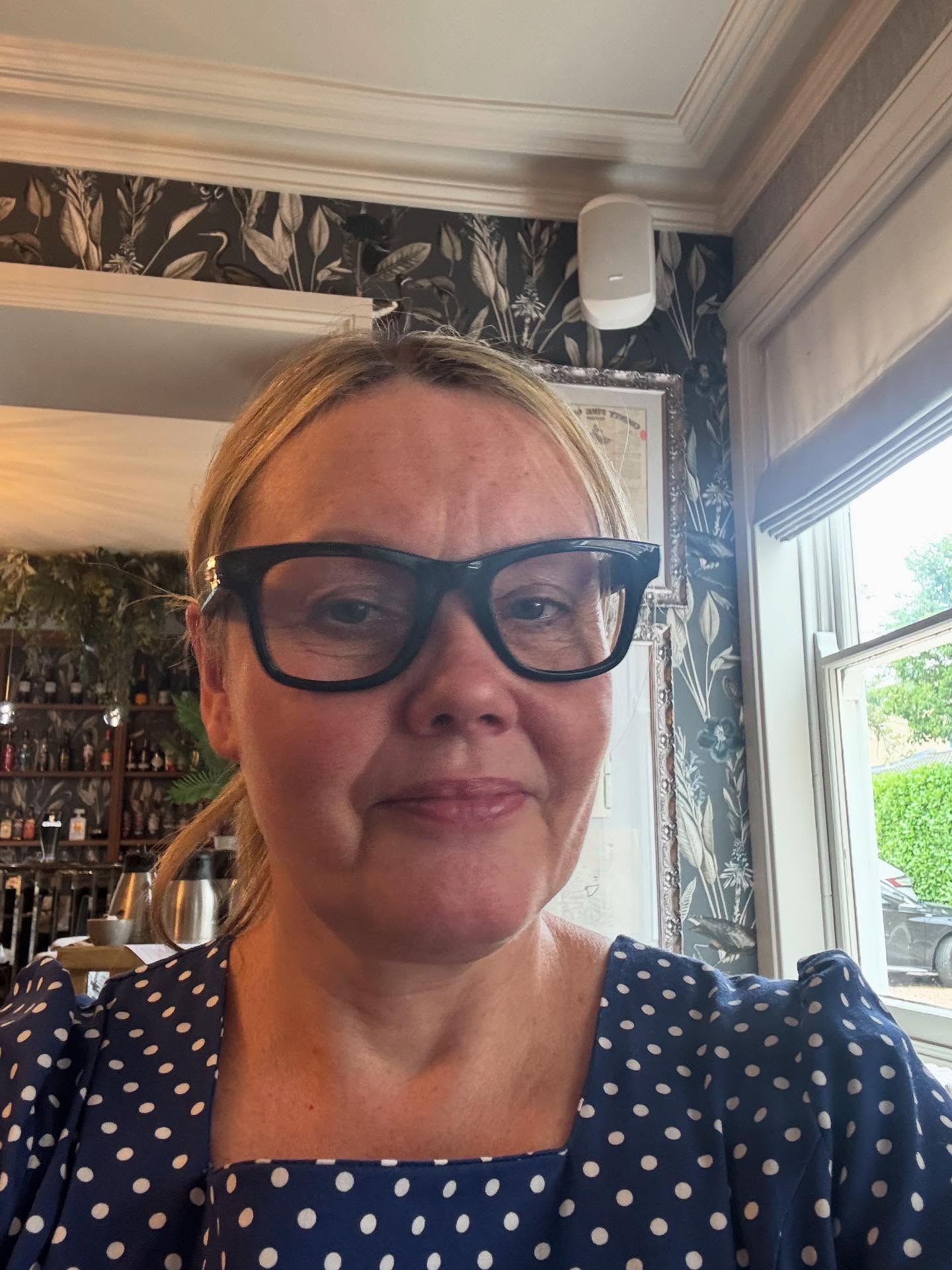 Excuse my bad selfie but I have just ordered a pair of these bad boys!!!
@raybanmeta so I can record the reactions I get from my magic 🥰🥰
Hopefully this will help me to post more frequently 🤪🤪
Although I’m on a 2 month waiting list so won’t be for a little while yet, plus I have to get used to seeing my face in glasses!!!
The ones I have ordered are slightly smaller but thank you to @calvintaylorleephotographer for letting me try these ones.