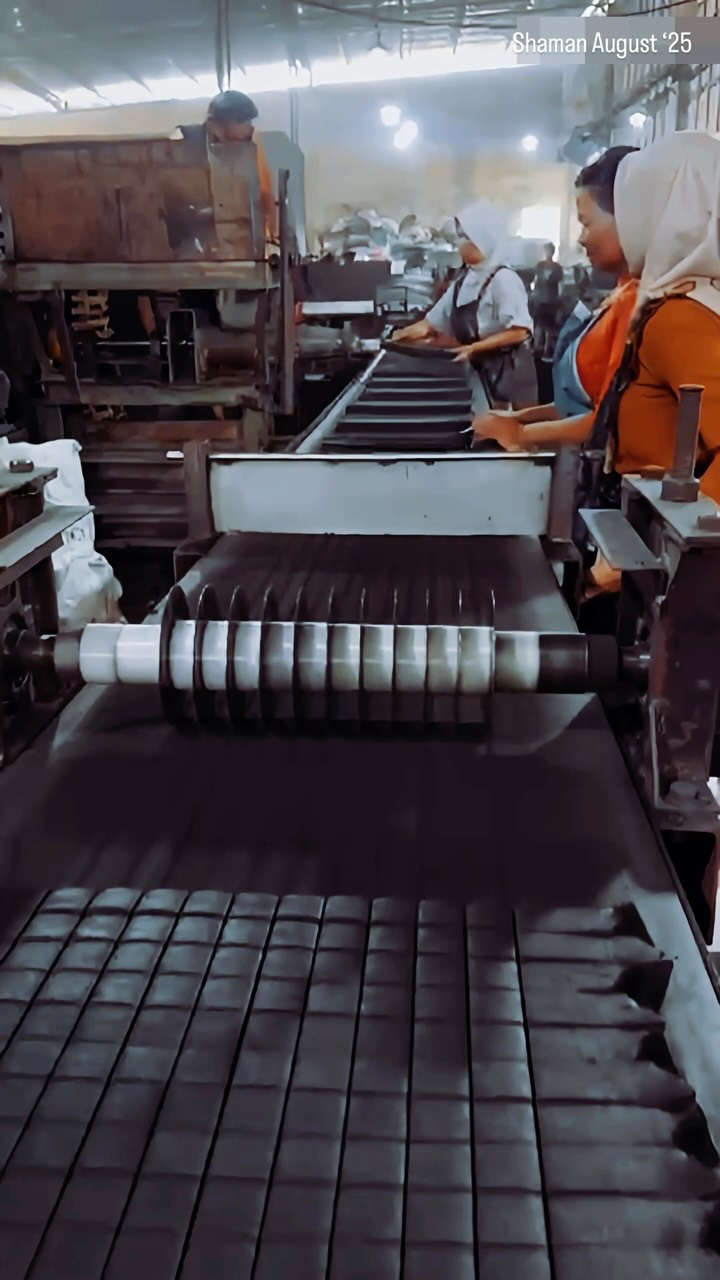 🏭Shaman Factory behind the scenes.
Producing and exporting charcoal whilst the other factories shut down. That’s the true power of Shaman.