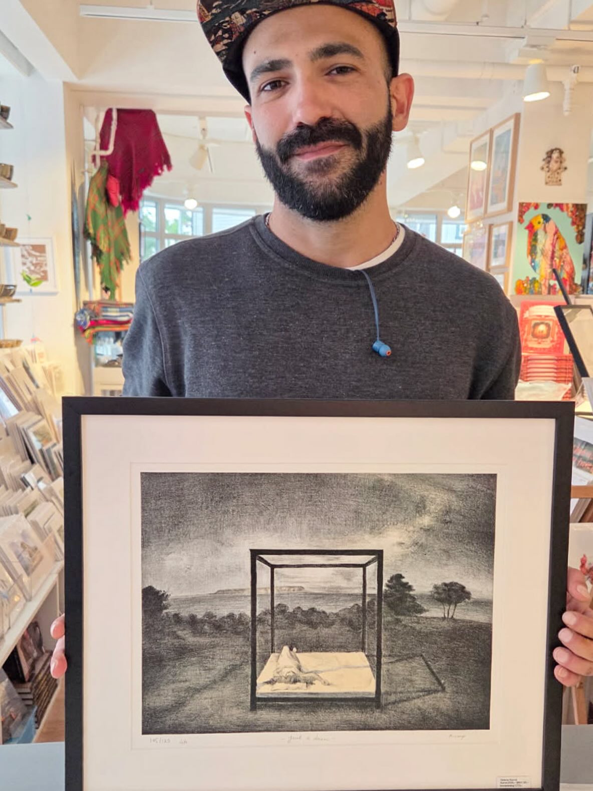 HELENE KNOOP sitt nydelige kunstverk
«Just a dream» skal snart pryde en vegg i Milano, Italia.
Takk til alle som kom innom galleriet i dag. For et liv i byen med musikkfest, folk og liv i hele Tromsø
•
@heleneknoop @gallerinord #søndagsåpent #musikkfesttromsø #heleneknoop