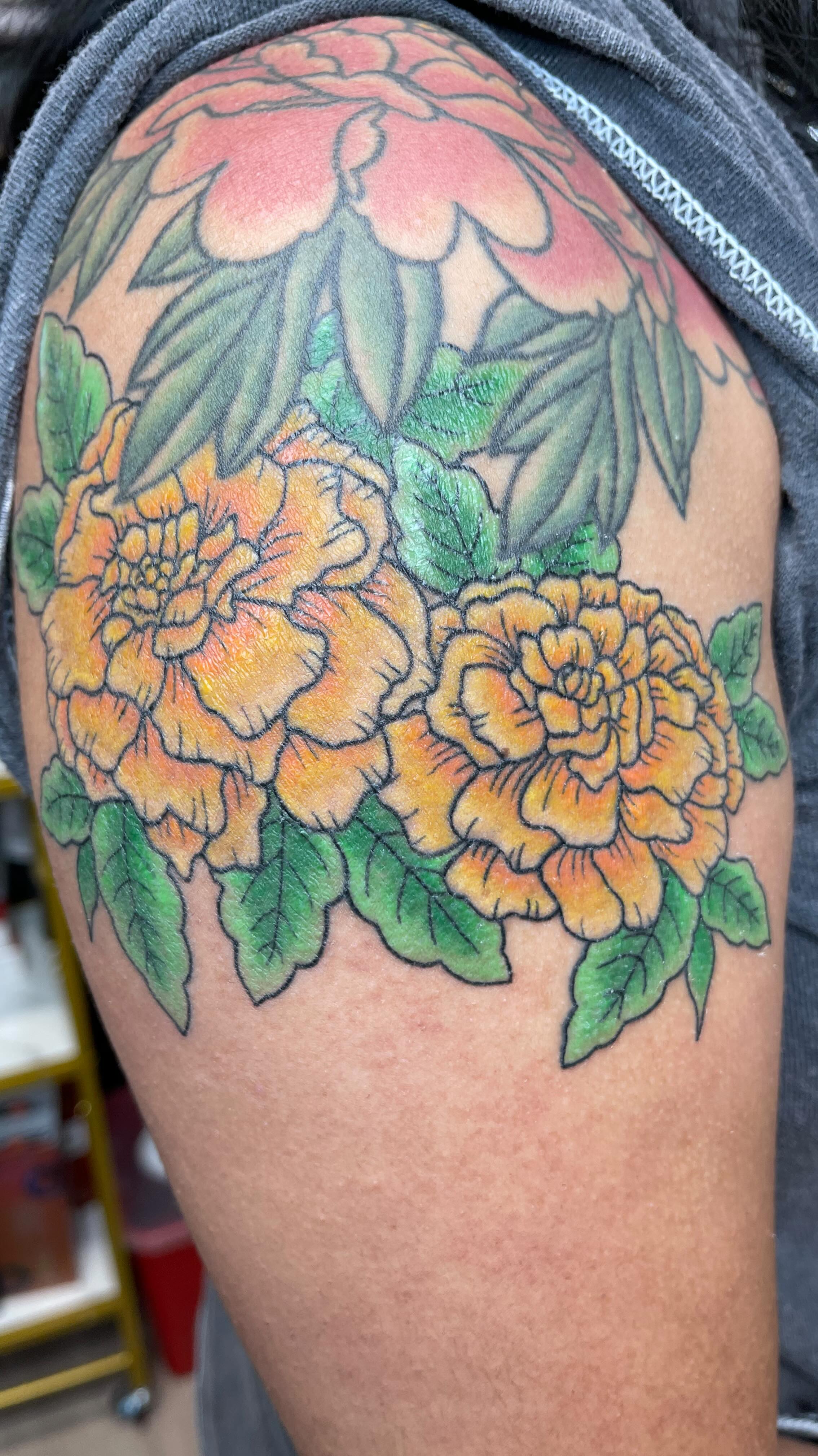 A few fun pieces I’ve done lately! Book your appointment on my website and let’s get you tattooed!
#sanantoniotattooartist #femaletattooartist #sanantoniotattoos #customtattoo #floraltattoo