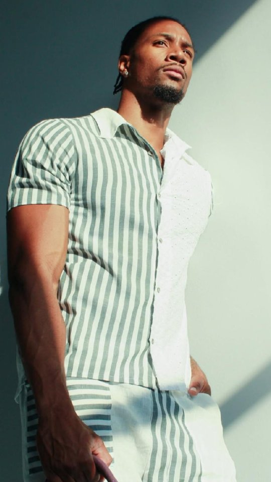 When the making is as important as the final garment 🪡
2 looks resigned from 1 dress and scrap fabric....o. thus #threadthursday we call that a win!
What could we make for you out of 1 garment? 🤔 let us know ⬇️
#redesign #upcycling #circularfashion #menscircularstyle #womenscircularstyle #amalinestyles #amalinecollections