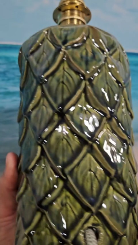 Reposted from @tubloom A heartfelt 💚💚💚💚thank you to @karenimprints for this gorgeous handmade botanical-themed ceramic lamp she sent me after our connection during my visit to the @jardinsjardin show in France. 🌿✨
The piece is absolutely stunning – from the meticulous detailing of the foliage to the craftsmanship of the lamp itself. Every curve, glaze, and leaf is so beautifully executed, making it truly one-of-a-kind.
If you’re looking for a unique lamp or other exquisite décor pieces, I highly recommend visiting Karen’s website: www.imprints.fr. You won’t be disappointed!
Thank you from the bottom of my heart, Karen. You made my day, and I know I’ll enjoy this piece for many, many years to come. 💚
#botanicalart #ceramiclamp #handmadelamp #artisanceramics #ceramicart #homedecorideas #interiorstyling #natureinspired #botanicaldecor #oneofakindart #artisanmade #makersmovement #slowdecor #functionalart #leafdesign #artcollector #eclectichome #artisandesign #interiorinspo #homestylingideas #artisanhomedecor #natureartwork #botanicalstyle #ceramiclove #designlovers #uniquedecor #ceramicartist