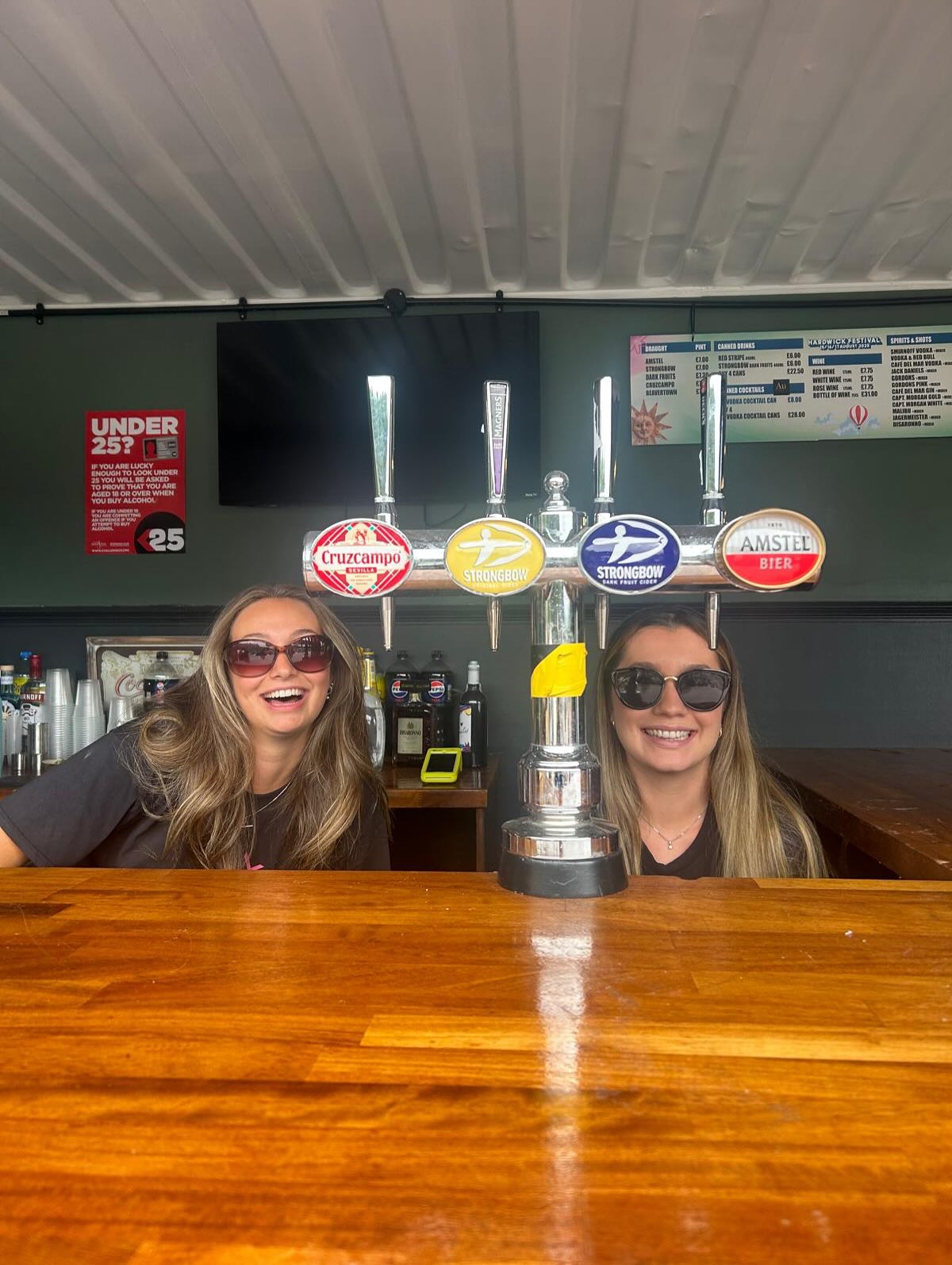 🕺 HARDWICK FESTIVAL 2025 🕺
3 epic days, over 300 shifts, countless good vibes 🙌
From serving pints at the Fezzie Arms, to hosting in the VIP tipis, our 132 Xenia Legends brought the energy, the smiles, and as always a touch of pro modelling 😎
#greggs #hardwickfestival #summer