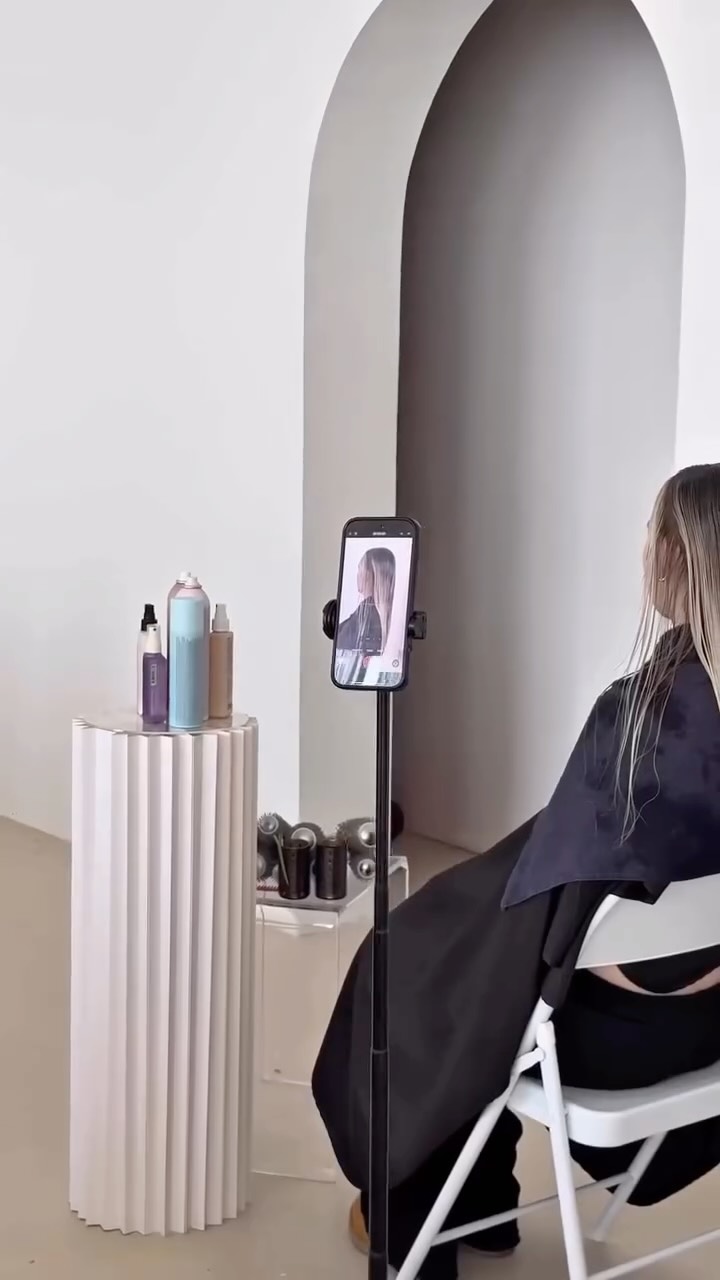 Let this be your sign to do that thing, book that event, host that masterclass!
If you have a vision, our team are on hand to bring it to life! We can provide event support from planning to execution, or simply hire the space and we can leave you to it! Whatever suits you, works for us! ✨
💇🏼♀️ @imogenrosehair @aprilatmy.lab
📸 @wellyproductions