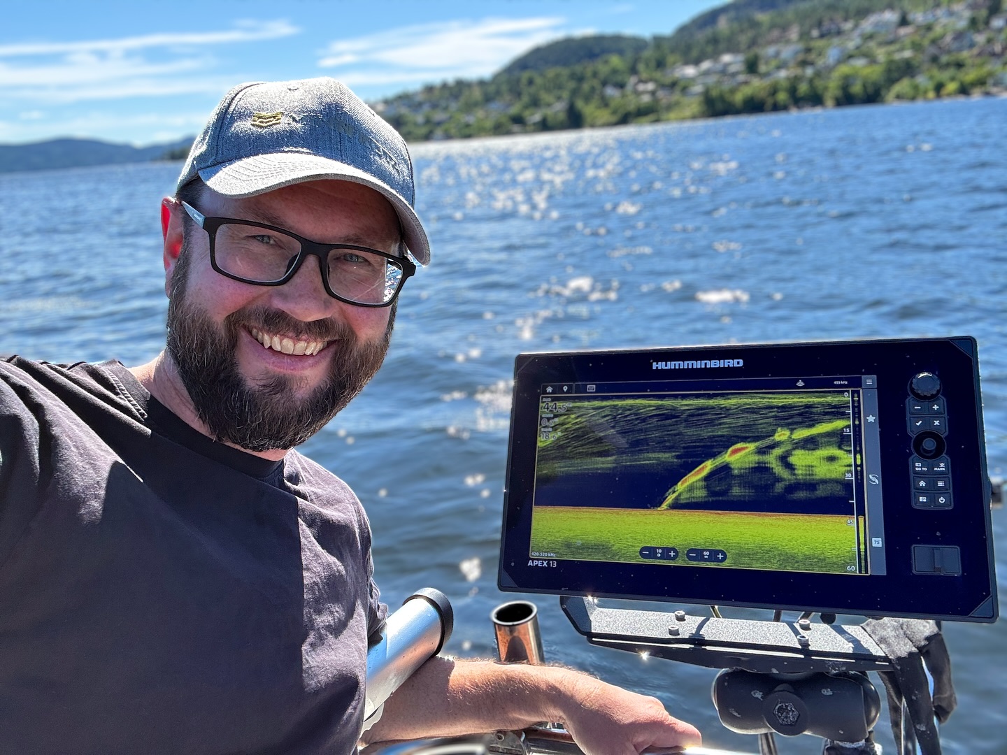 I dag hadde jeg med meg tre erfarne dykkere ut på Drammensfjorden! Morten, Stig Fredrik og Jon Ottar dykket på et potensielt lokalhistorisk viktig vrak som jeg og Morten fant ved hjelp av down- og side imaging ekkolodd forrige uke. 🔥😎
Det ble full klaff, men om vraket vi fant var den båten vi tror, det vet vi ikke med sikkerhet enda. Jeg er blitt lovet noen bilder av vraket etter hvert, og det ville ikke overraske meg om Morten legger ut litt video av dykket også. Nok en fin dag på sjøen! 😀👍
.
.
.
#vrakdykking #dykking #oslofjorden #drammensfjorden #wreckdiving #diving #ursuit #humminbird #minnkota