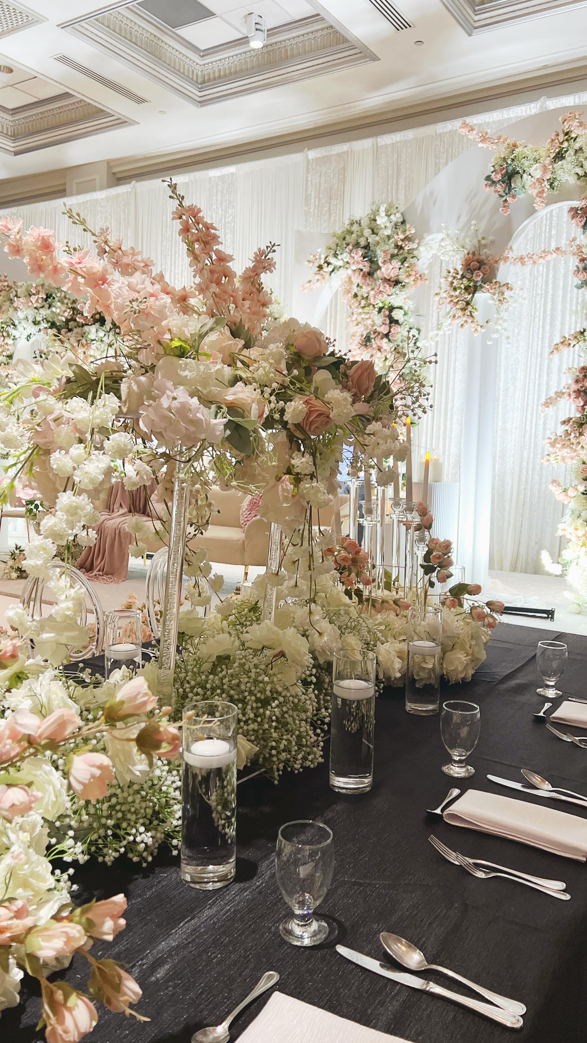 Renaissance of Romance & Class 🤍
Decor: @rubysdecor
Venue: @venetianbanquetcentre
#luxury #wedding #weddinginspiration #weddingideas #weddingdress #weddings #weddingphotography #weddingdecor #weddingcake #weddingday #weddingplanning #weddingplanner #weddingstyle #weddingflowers #weddingguest #weddingmakeup #weddingseason #weddingphotos #weddingdesign #weddinginspo #instagram #blog #toronto