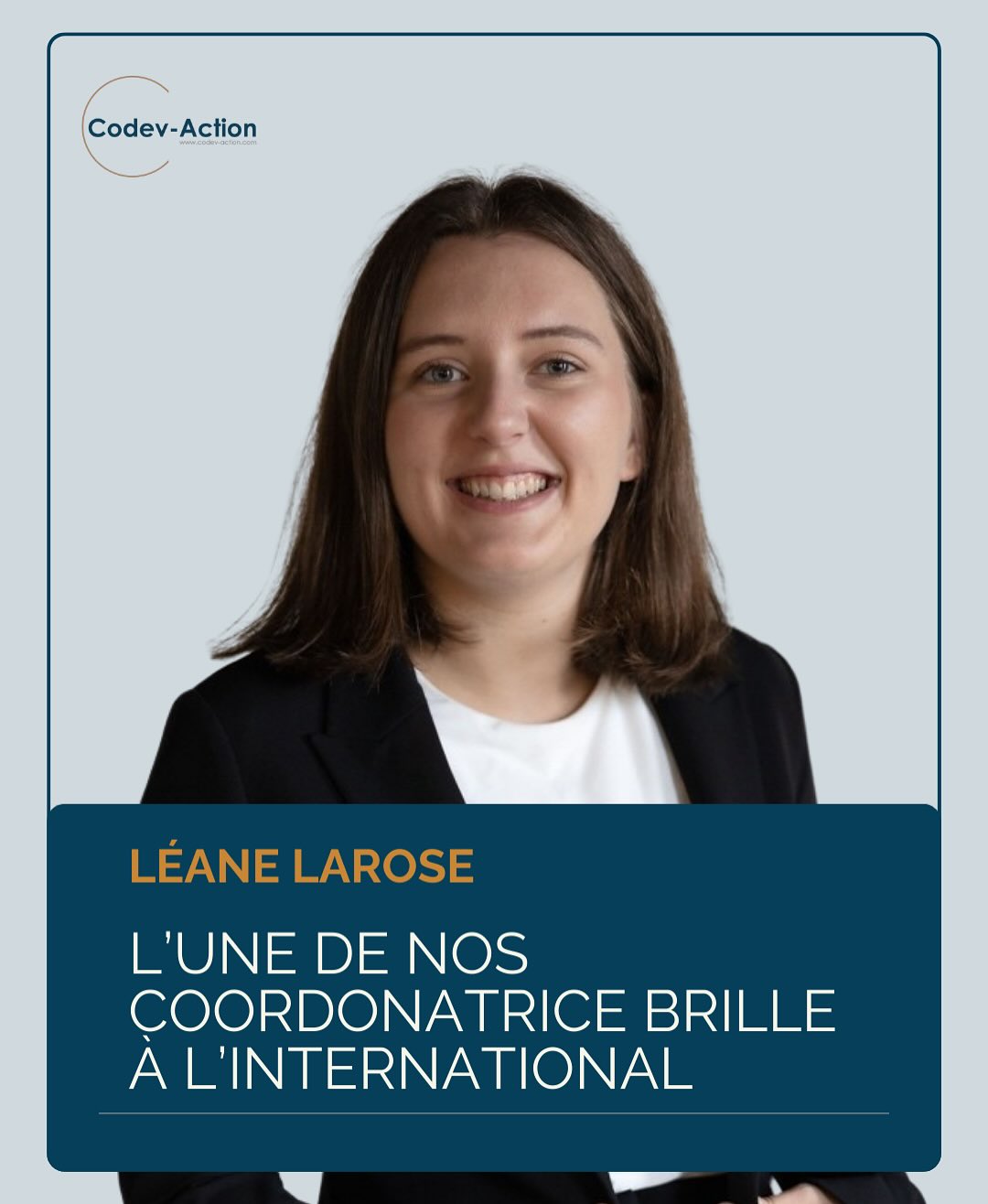 Codev-Action à l’international ! 🌎
Du 8 au 11 juillet 2025, notre coordinatrice Léane Larose a présenté les résultats de son essai doctoral au XXIIIe Congrès international de psychologie du travail à Nice.
Ce fût une belle occasion de faire rayonner notre recherche sur le groupe de codéveloppement professionnel à l’échelle mondiale.
Bravo @leanelarose pour ce rayonnement ! 🌟
#codéveloppement #recherche #AIPTLF2025 #codevaction #congrès