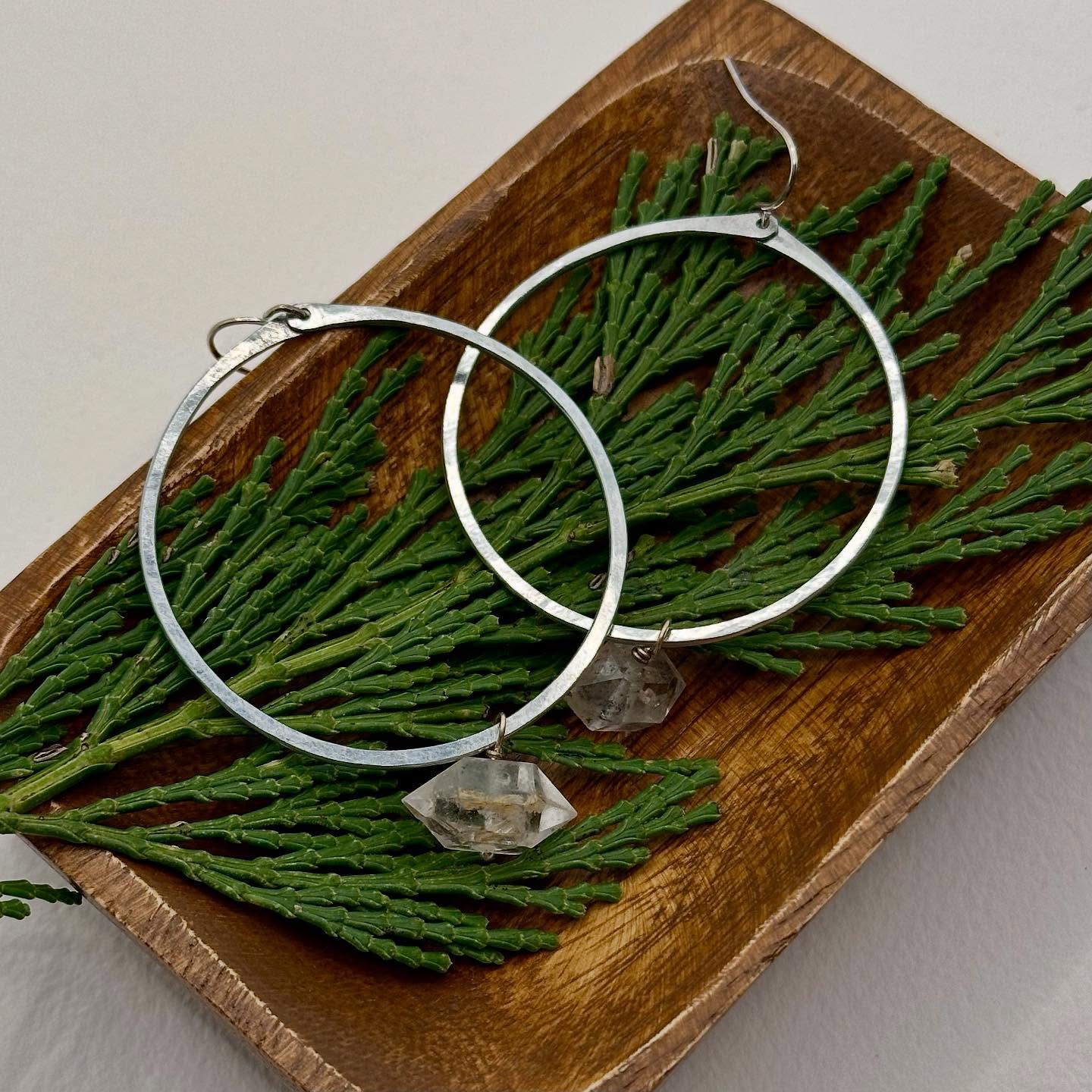 Fun fact; Herkimer diamonds are double-terminated quartz crystals discovered in and around Herkimer County, New York. The “diamond” in their name is due to both their clarity and well-formed faces. I think they are gorgeous & love using them! You’ll find several pairs of earrings adorned with Herkimer Diamonds in my booth this weekend @payettelakesfair. Come snag a pair & see what other one of a kind pieces I have to tempt you with!
