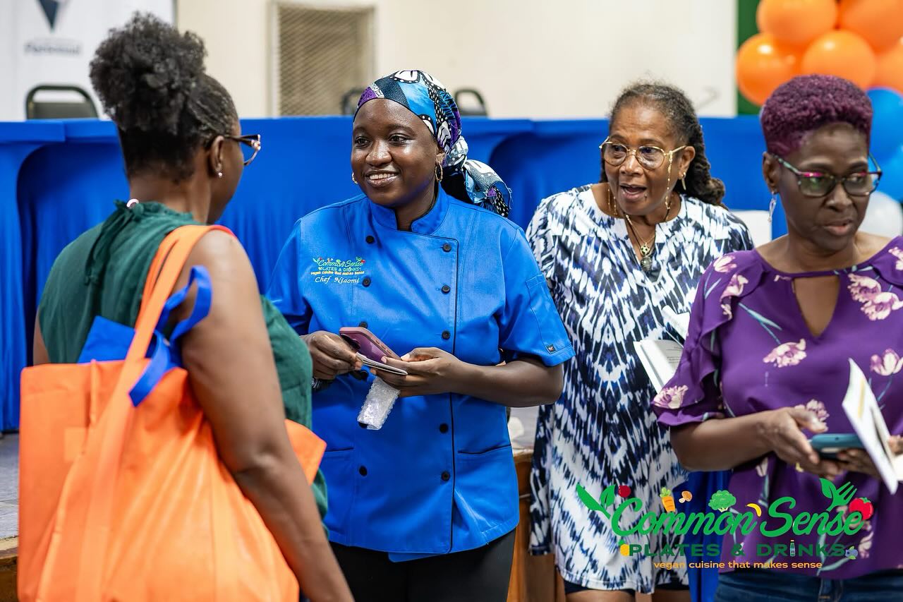@Commonsenseplates during our Live Food Demo at the @gviwellness Health Expo in St.Croix USVI
Our presentation featured Vietnamese Summer Rolls made with ingredients sourced locally from @sejahfarmvi
With the dedication of our enthusiastic volunteers, we offered a simple, nutritious dish that received wide appreciation.
📸 @Ohanafromtheislands
#HealthisWealth #EatwithCommonSense 👩🏿🍳🌱❤️